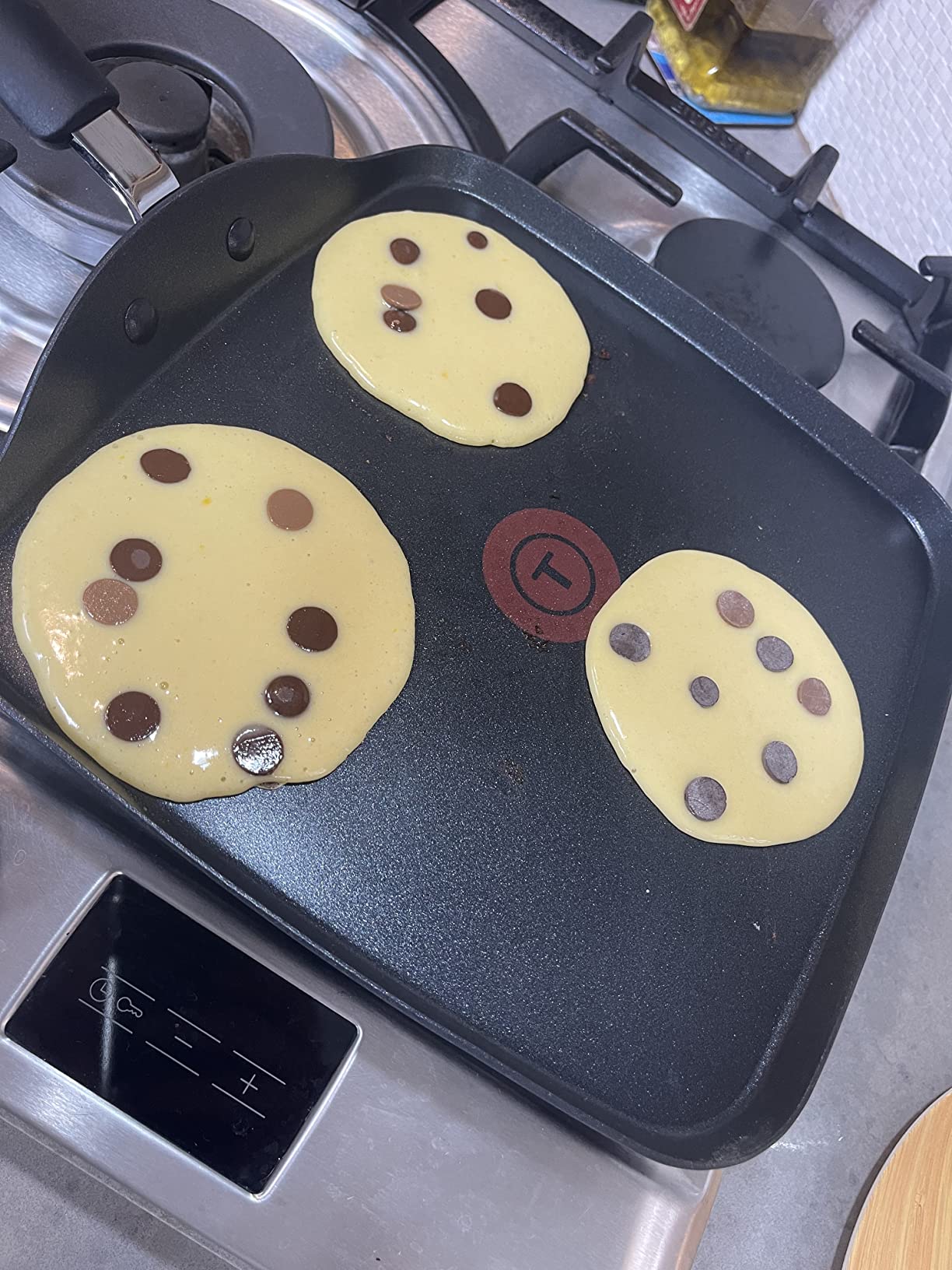 T-Fal Ultimate Hard Anodized Nonstick Griddle Pan, 10.25 in, Onyx customer photo 2
