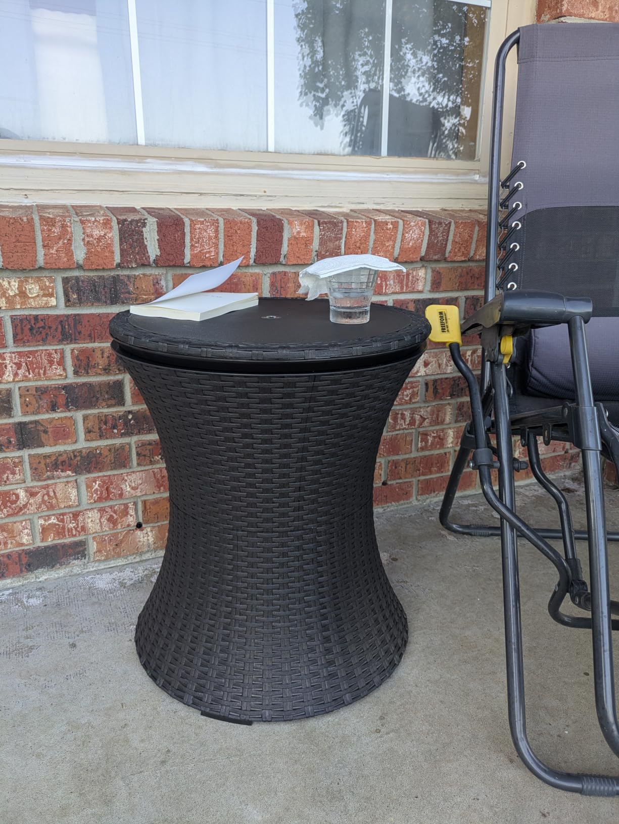 Keter Pacific Cool Bar Outdoor Patio Furniture and Hot Tub Side Table with 7.5 Gallon Beer and Wine Cooler, Dark Grey customer photo 1