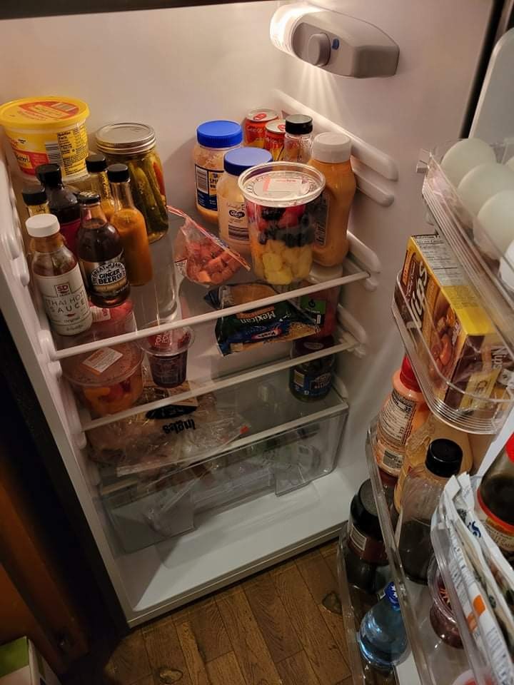 Hamilton Beach HBFR786BLACK6COM 2 Door Apartment Size Refrigerator with Freezer, 7.5 cu. ft, Retro Black customer photo 2