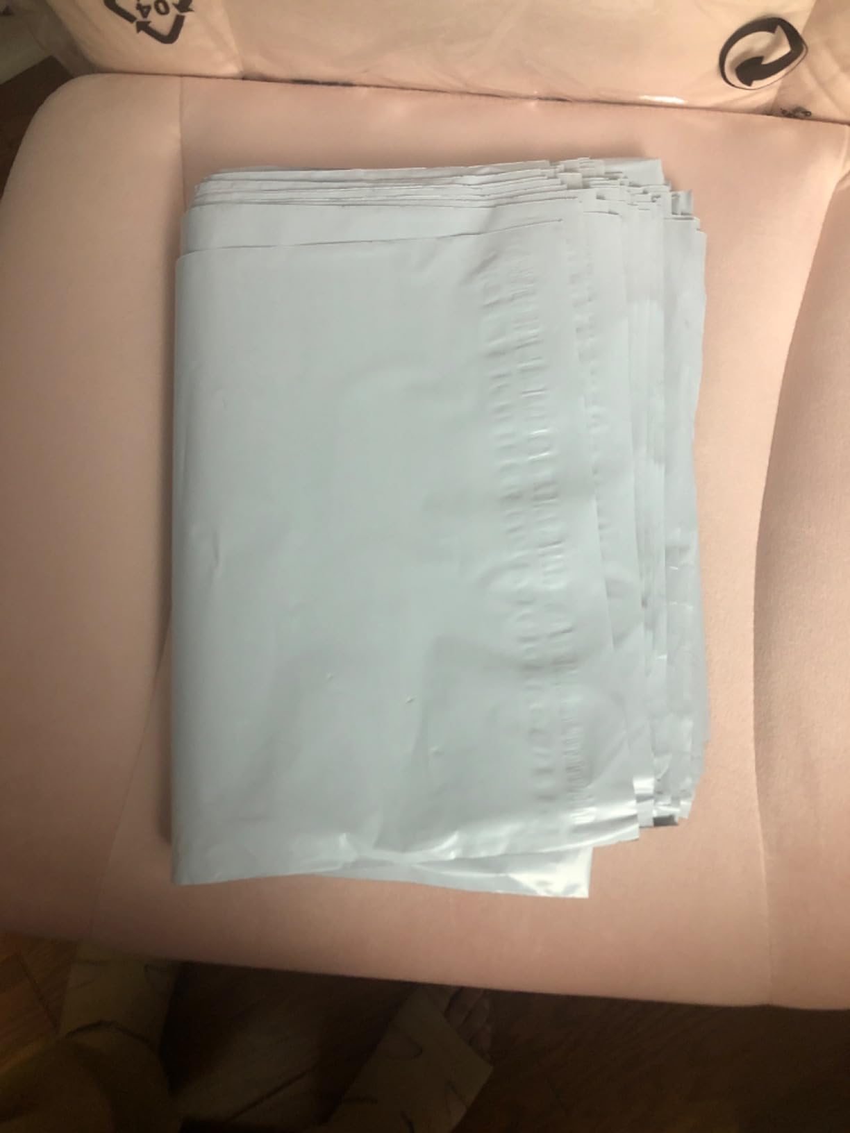 Fuxury Poly Mailers 10x13 Inch 100 Pack,Shipping Bags for Clothes,White customer photo 2