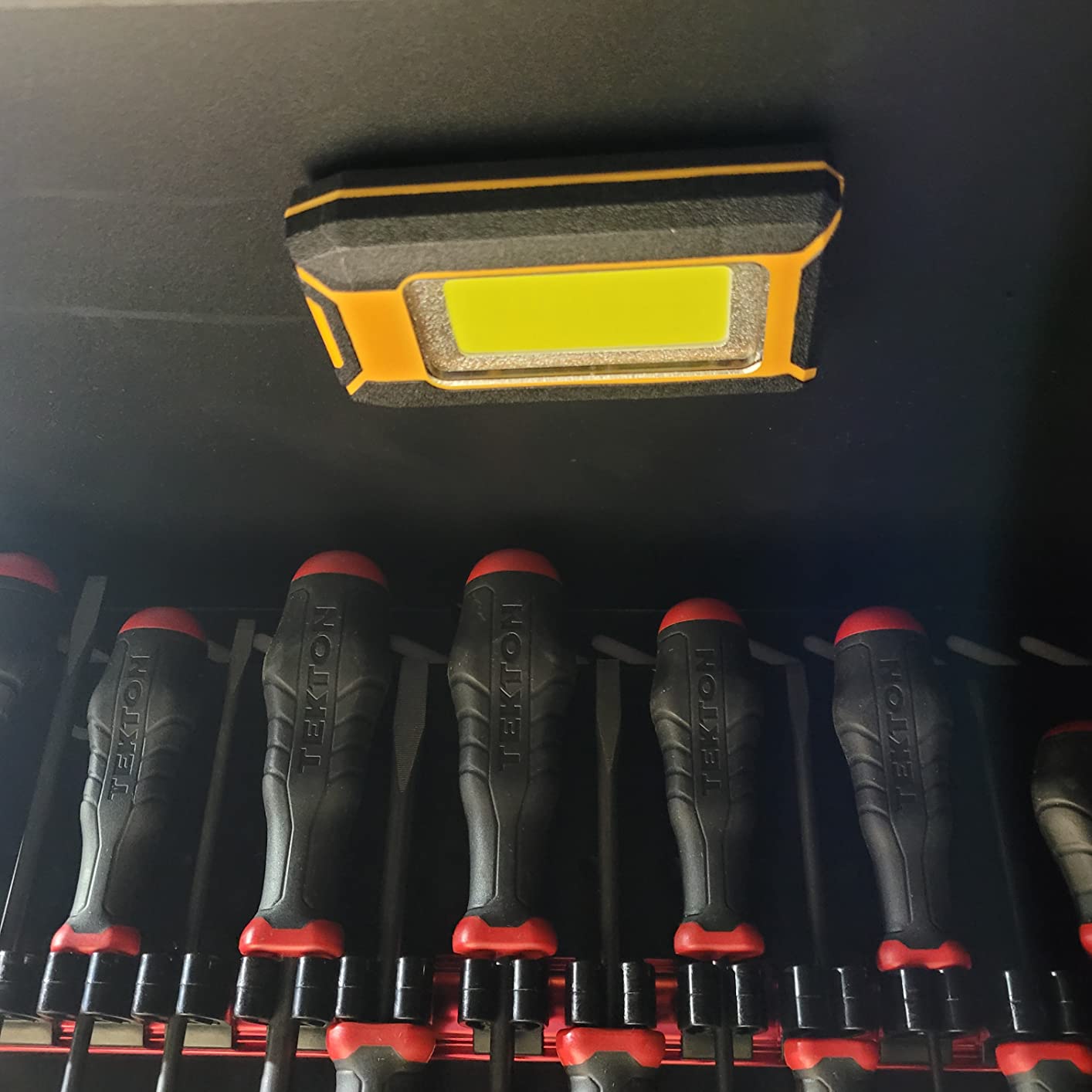 innofox 2-Pack LED Rechargeable Magnetic Work Light 1500 Lumens, Hanging Hook with 3 Modes, LED Work Light for Car Repair, Camping, and Hurricane Use customer photo 1