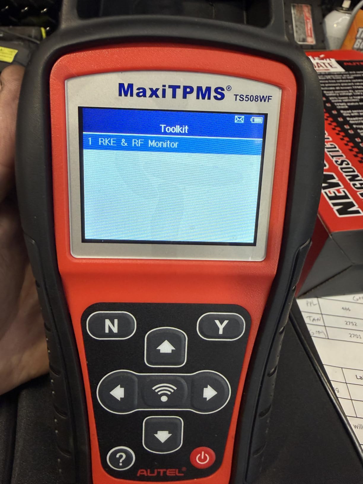 Autel TPMS Programming Tool MaxiTPMS TS508WF, TPMS Relearn/Activate/Scan customer photo 1