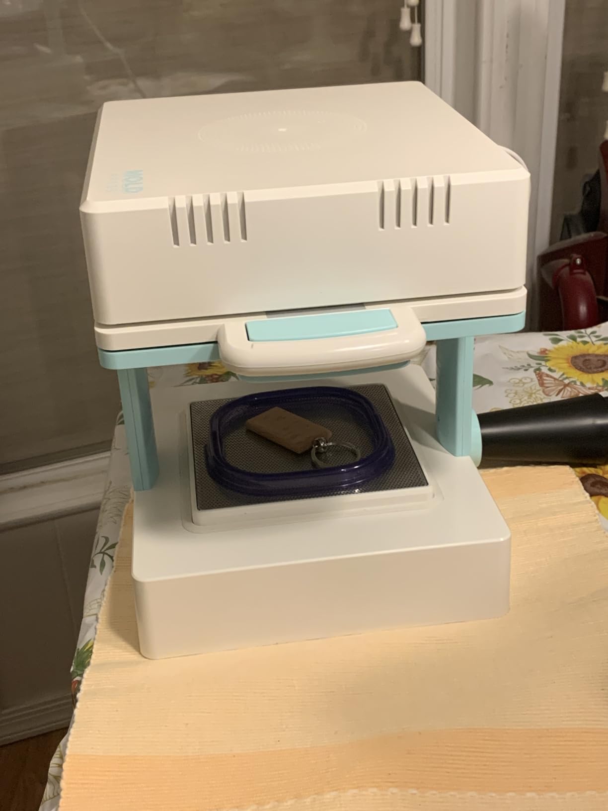 We R Memory Keepers Mold Press Machine, Turn Everyday Objects into 3D Shapes for Crafting, Baking, Candy Making, Decorating customer photo 2
