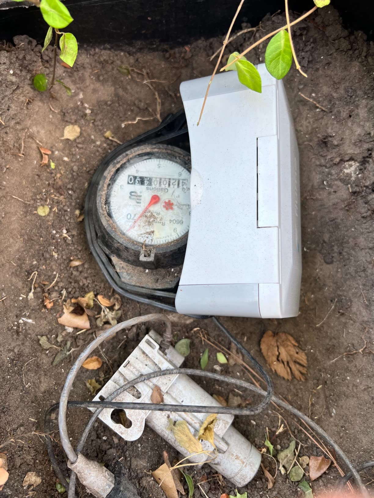 Flume 2 Smart Home Water Monitor & Leak Detector - WiFi Connected, Real-Time Usage Tracking & Alerts - Works with Compatible Residential Water Meters customer photo 2