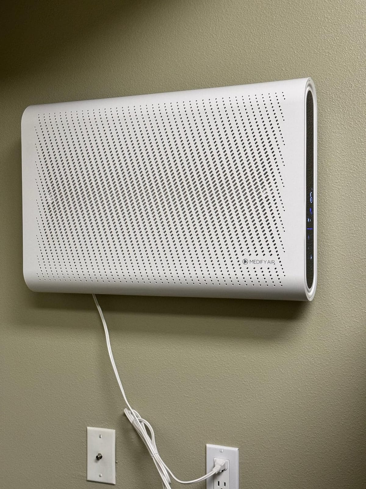 Medify MA-35 Air Purifier with HEPA Filter | 1,280 ft² Coverage in 1hr for Allergens, Smoke, Wildfires, Odors, Pollen, Pet Dander | Quiet Removal to 0.3 Microns | White customer photo 1