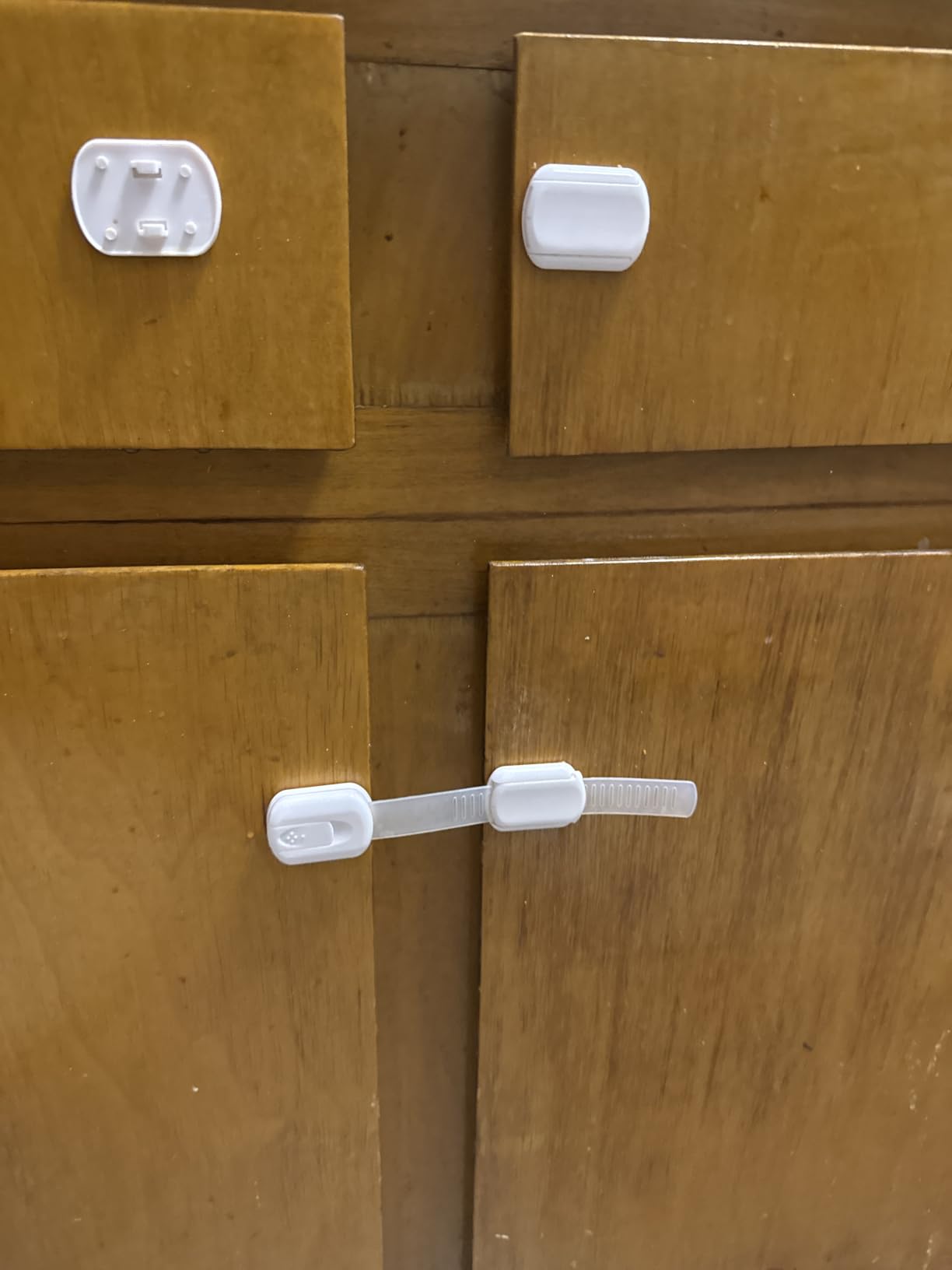 4our Kiddies 14 Pack Baby Proof Cabinet Latches, Childproof Drawer Latches with 12 Extra 3M Adhesives, Adjustable No Drilling Child Safety Cabinet Locks Straps Baby Drawer Locks for Kids Baby Safety customer photo 1