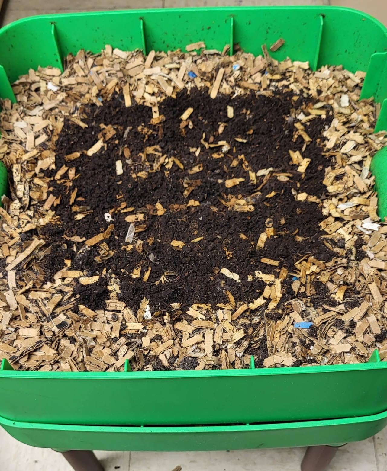 FCMP Outdoor - The Essential Living Composter, 2-Tray Worm Vermicomposter Bin (HF-LC4000v2-GRY) Grey customer photo 1
