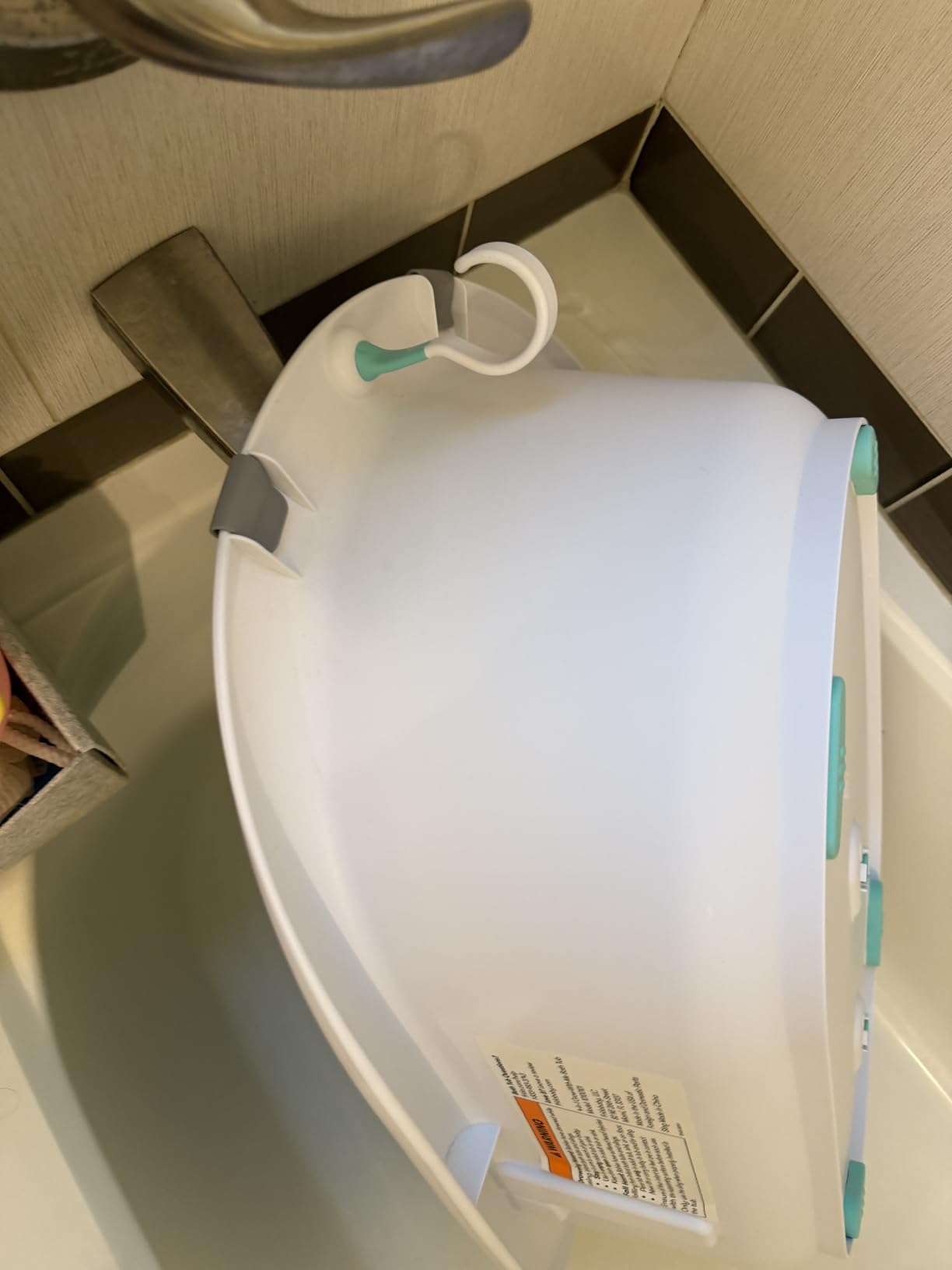 Frida Baby 4-in-1 Grow-with-Me Baby Bathtub, Baby Tub for Newborns to Toddler with Removable Bath Seat & Backrest for Bath Support in Tub customer photo 2