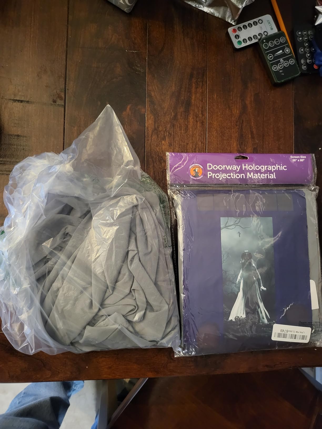 Holographic Rear Projection Screen with Mounting Hardware for Projecting Halloween Videos (5 ft x 9 ft Gray) customer photo 1