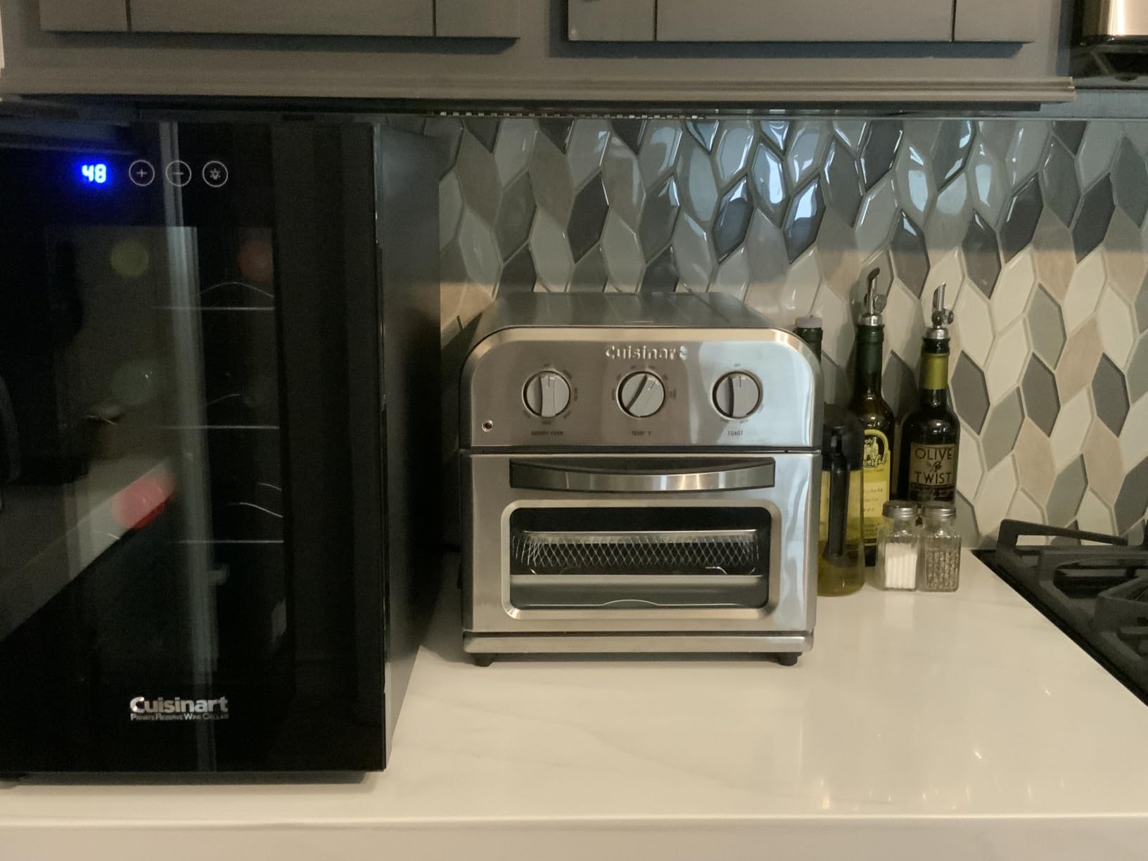 Cuisinart Compact Air Fryer Toaster Oven, Stainless Steel Fryer with 6-in-1 Functions, Adjustable Temperature, Includes Oven Rack, Baking Pan and Air Fry Basket, TOA-26 customer photo 2