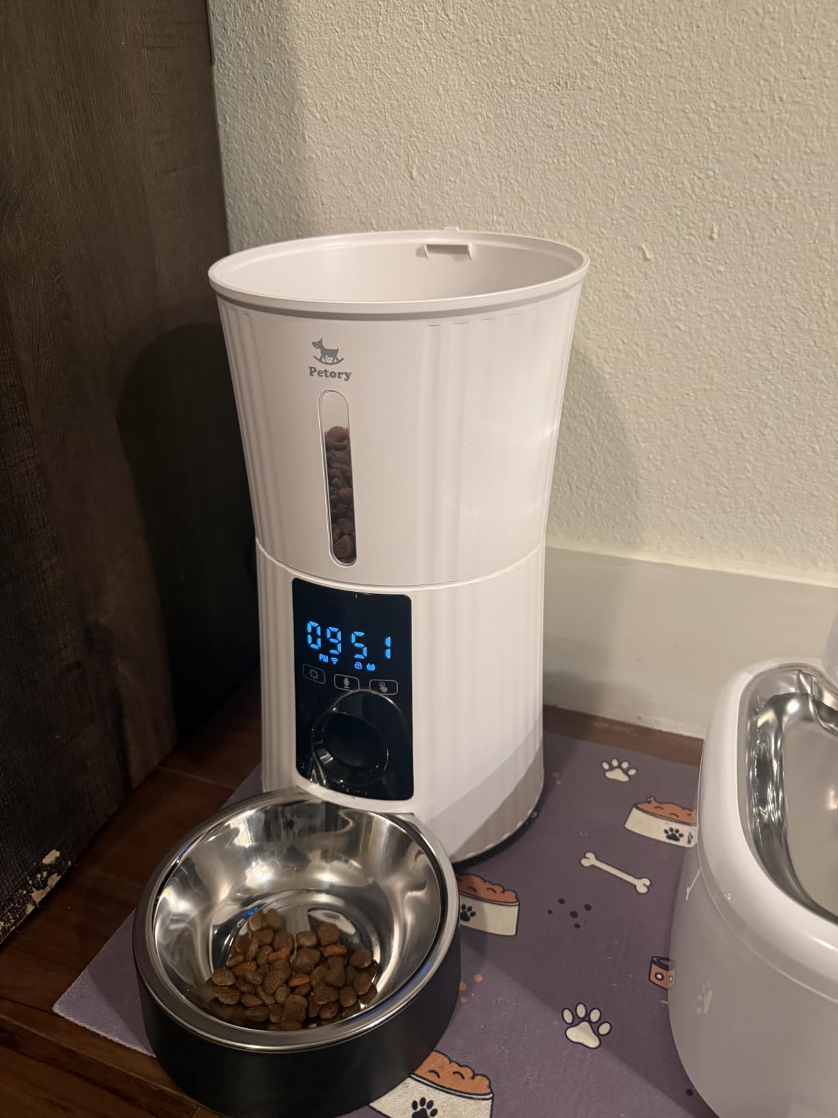 Petory WiFi Automatic Cat Feeder - 4L Dry Food Dispenser for Cats and Dogs customer photo 2