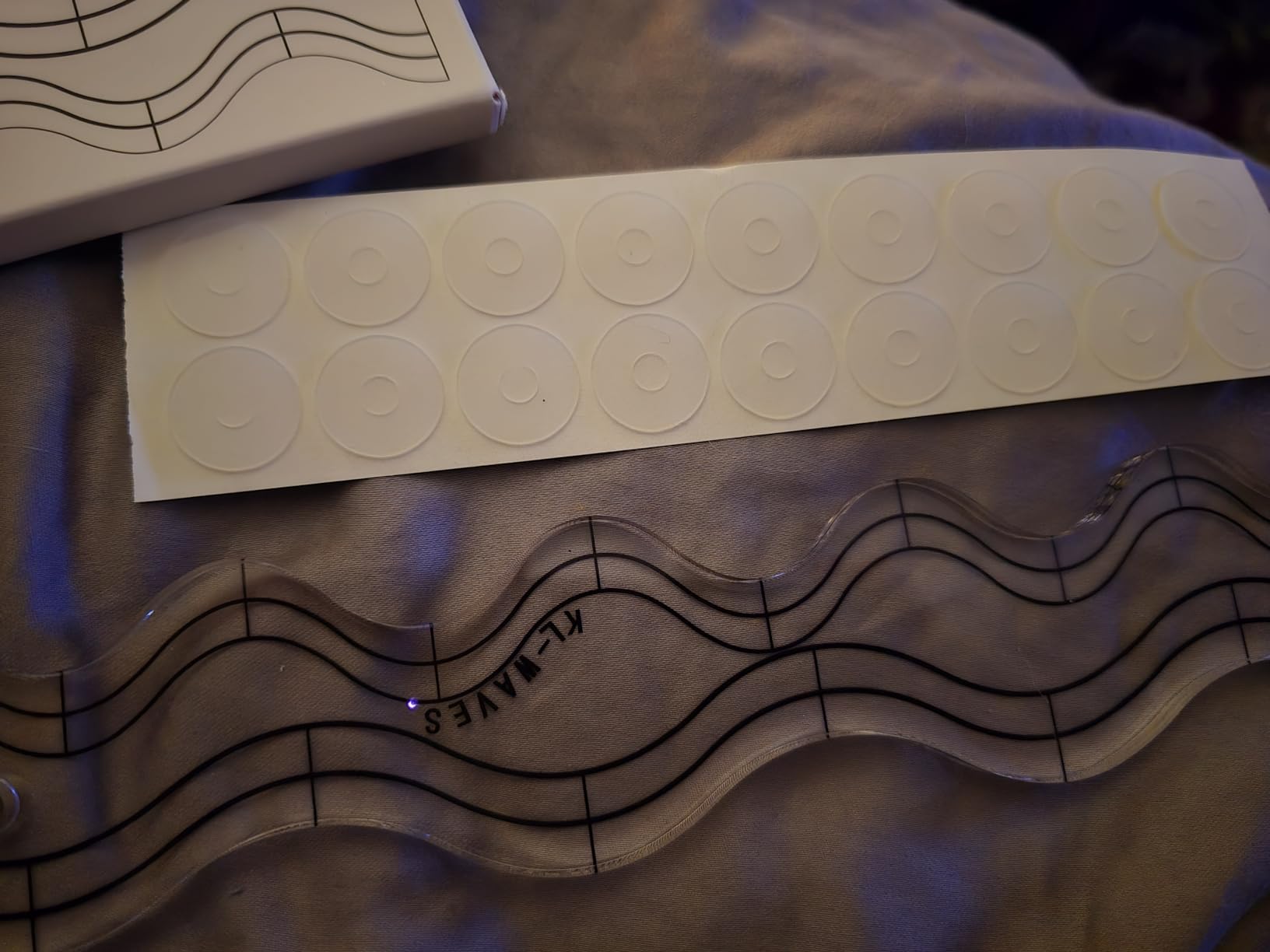 1/4'' Thick No Slip Quilting Ruler, Clear Acrylic, Wave Edge, Compatible with Mid-Arm Longarm & High Shank Domestic Machine customer photo 2