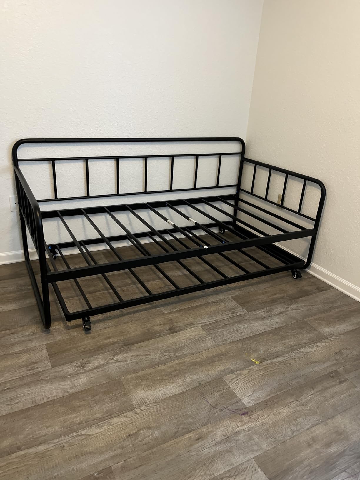 Amazon Basics Twin Daybed and Trundle Bed Frame Set, Space Saving Steel Slat Support, Easy Assembly, Twin Size, Black, 77.3 x 40 x 35.4 in customer photo 2