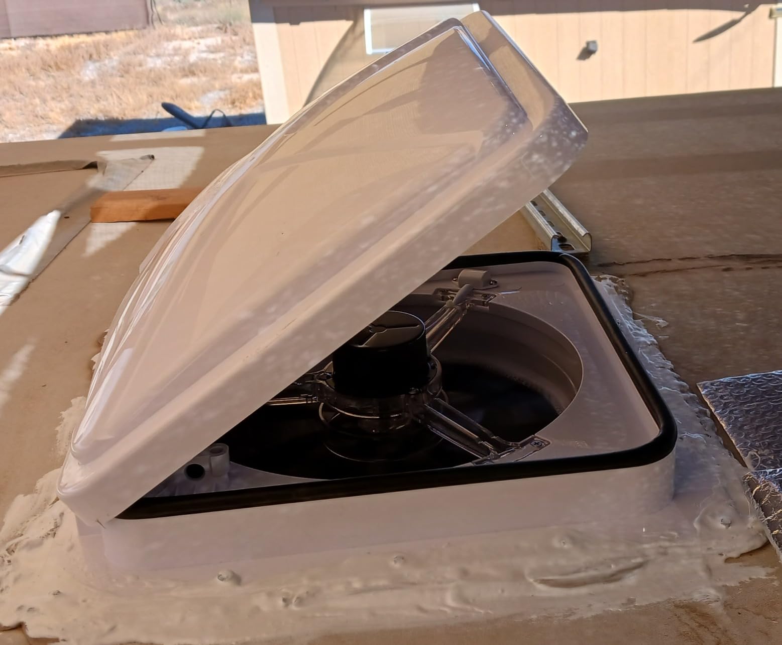 RV Roof Vent Fan 6-Speed-Reversible, 14