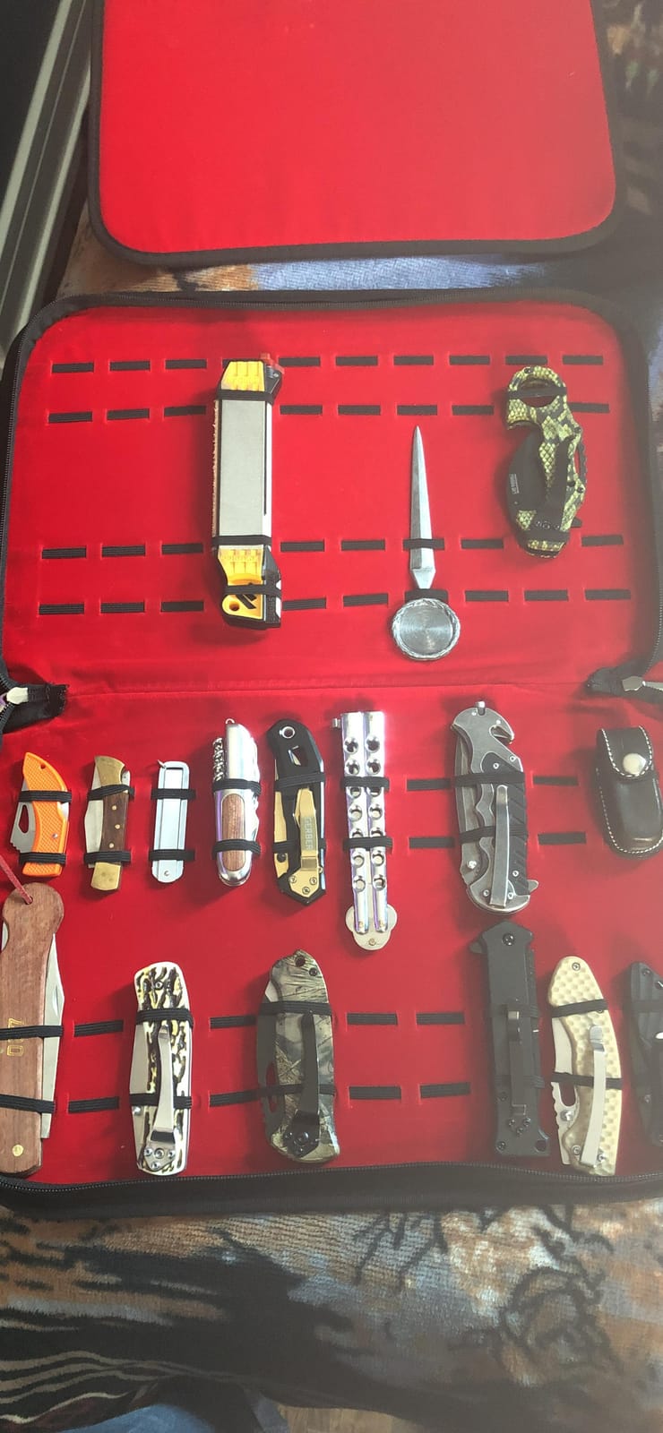 32-Slot Black Pocket Knife Display Case Folding Tactical EDC Organizer customer photo 1