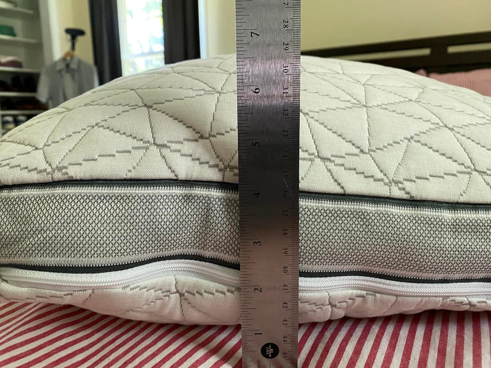 Coop Home Goods Cool+ Cut-Out Adjustable Pillow Queen with Cooling Gel & Shoulder Cut-Out for Head Support, Side Sleeper Pillow, Neck Support for Sleeping, CertiPUR-US/GREENGUARD Gold customer photo 2