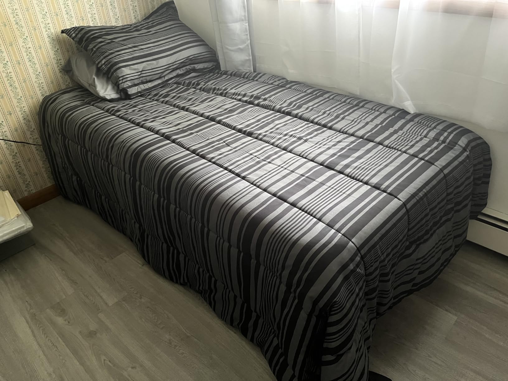 MLILY Twin Trifold Mattress, 4 Inch Foldable Gel Memory Foam Mattress customer photo 1
