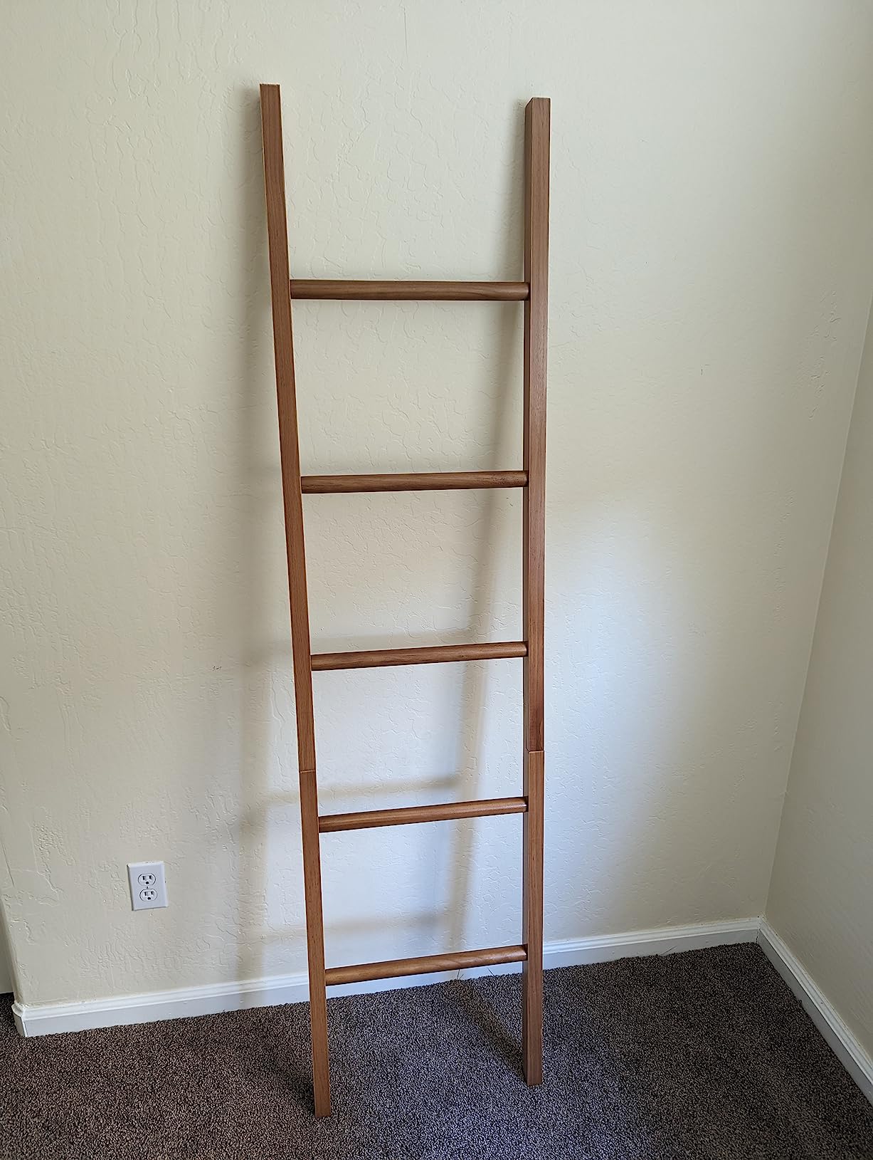 FUIN Blanket Ladder, 6ft Rustic Solid Wood Rectangle Decor Rack, Black customer photo 1