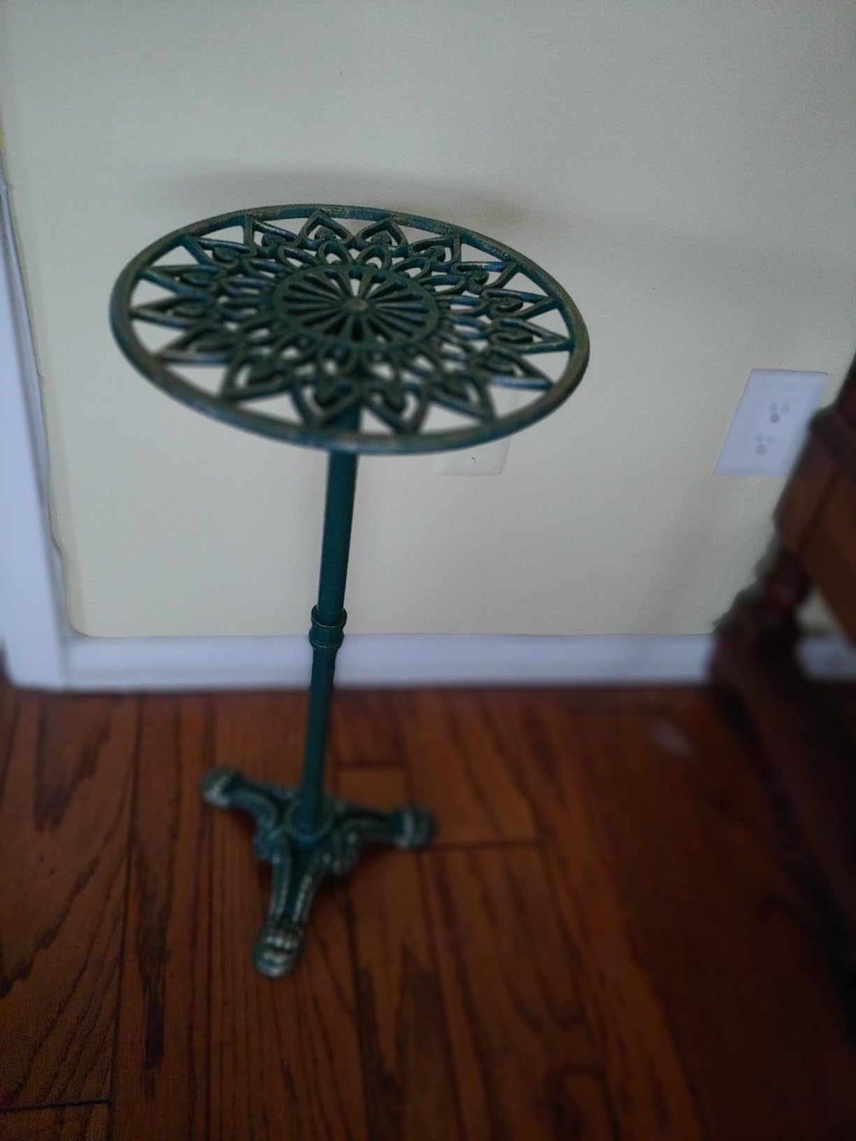 Sungmor Heavy Duty Cast Iron Potted Plant Stand, 24.2