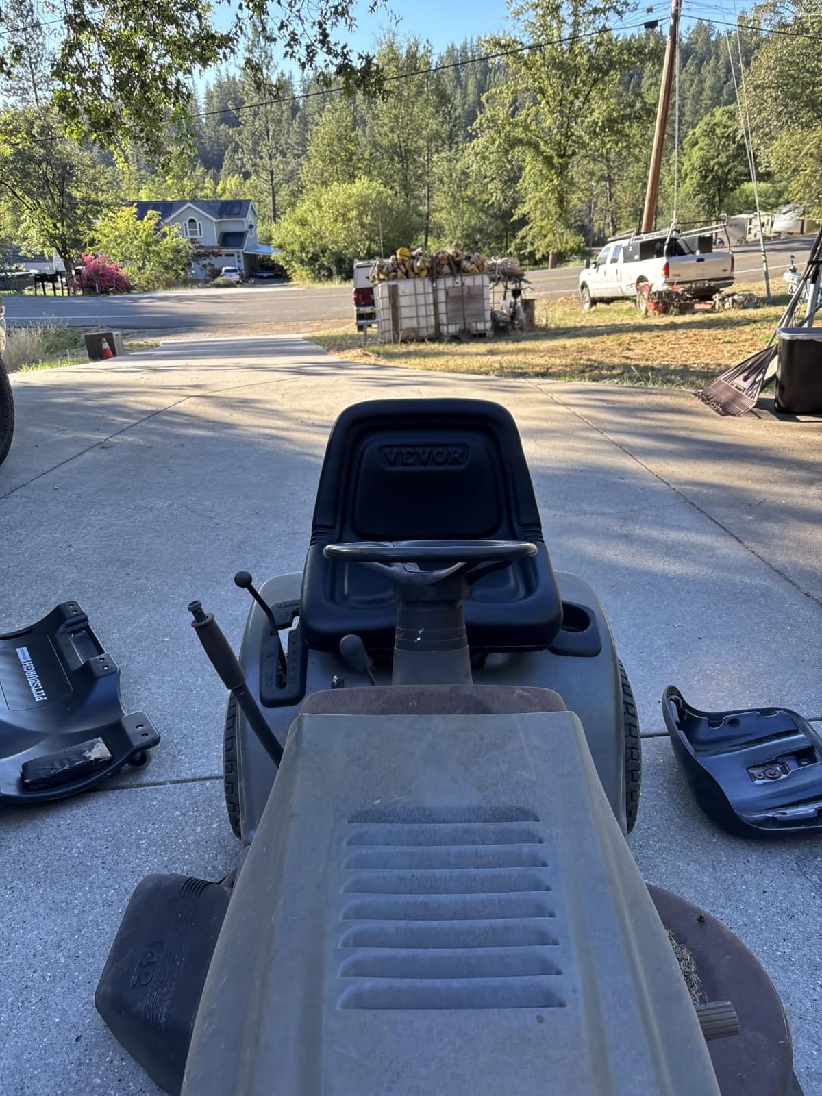 VEVOR Universal Tractor Seat, Lawn Mower Seat with Micro Switch, Black customer photo 2