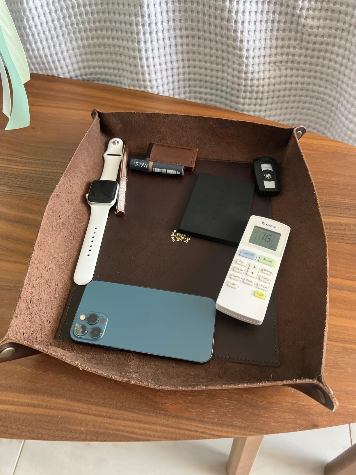 USA Handmade Premium Leather Valet Tray, Folds Flat! Dice Rolling Basket and Organizer with Brass Snaps (Chestnut Gold, Medium) customer photo 2
