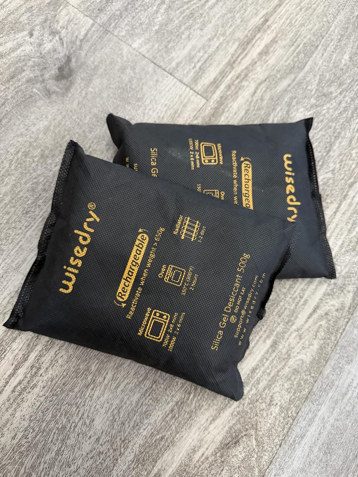 wisedry 4 x 500 Grams [4.4 lbs] Rechargeable Silica Gel Car Dehumidifier, Microwave Fast Reactivated Desiccant Packets Large for Gun Safe Closet Basement Garage Storage Moisture Absorber Bag Reusable customer photo 1