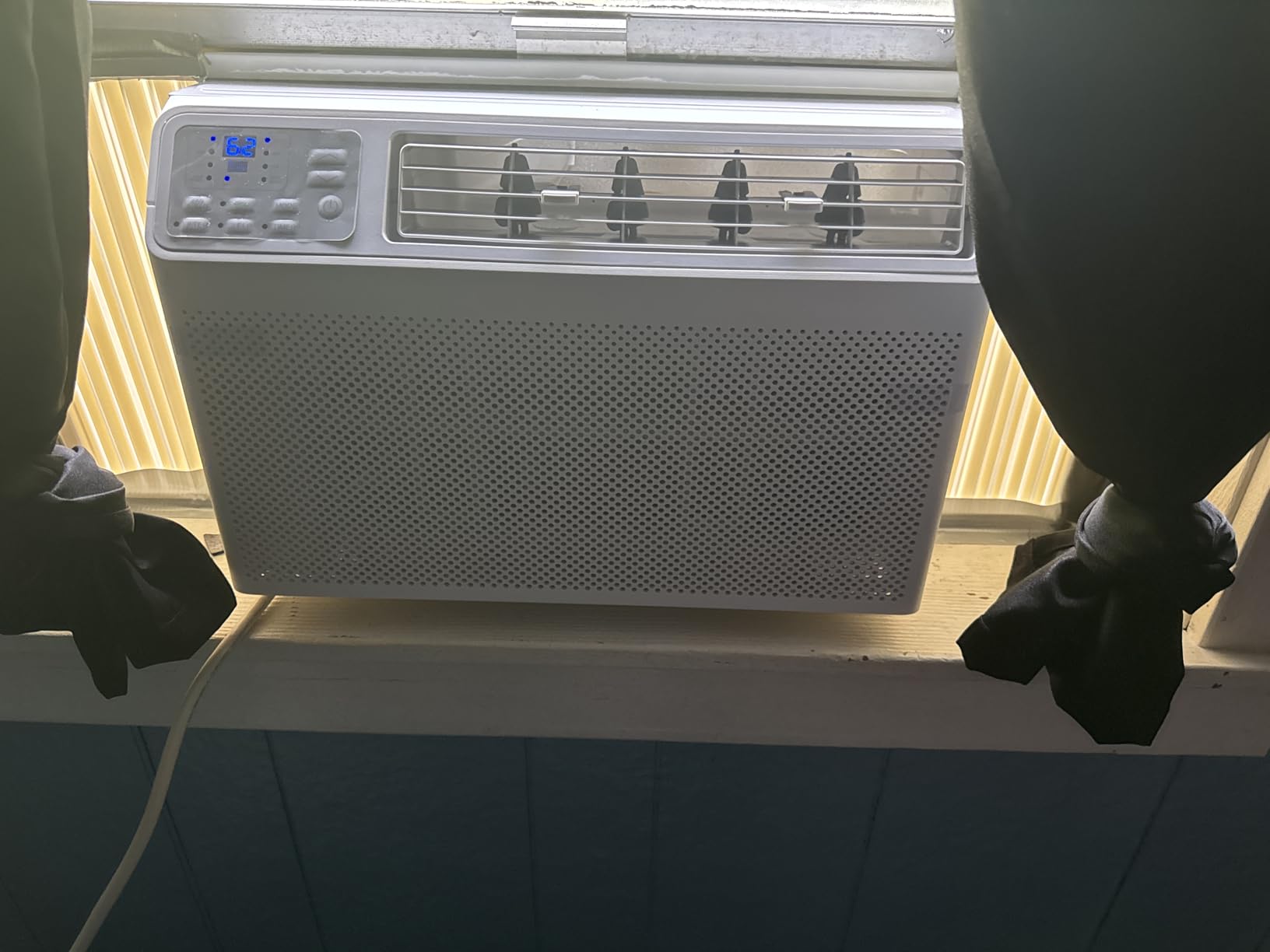 TCL 8000 BTU Smart Window Air Conditioner with Dehumidifier, Remote Control customer photo 1