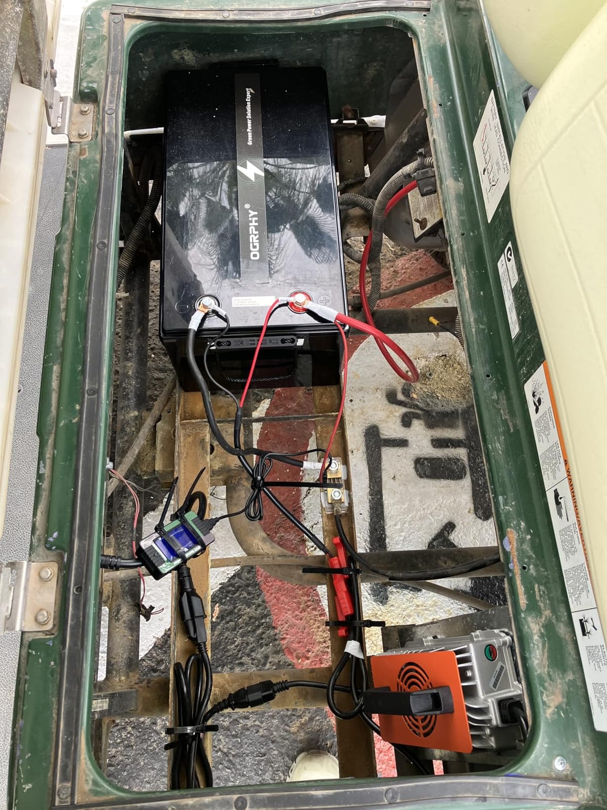 48V Lithium Golf Cart Battery Conversion Kit,with Touch Monitor and Charger,200A BMS(1000A Peak Current,10.24kW Output),4000+ Cycles 48V Lifepo4 Battery Perfect for Golf Carts,Trolling Motor(100AH) customer photo 1