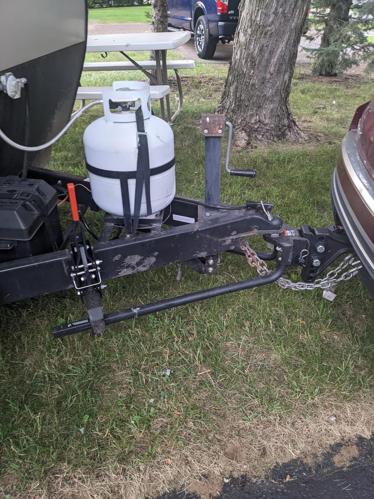 CURT 17510 TruTrack 2P Trailer-Mounted Weight Distribution Hitch, 10,000 lb | 2-Point Sway Control, Two-Part Trailer-Mounted Design, Snap-Up Brackets, Tool-Free Spring Bar Lifting, 1,000 lb TW customer photo 1