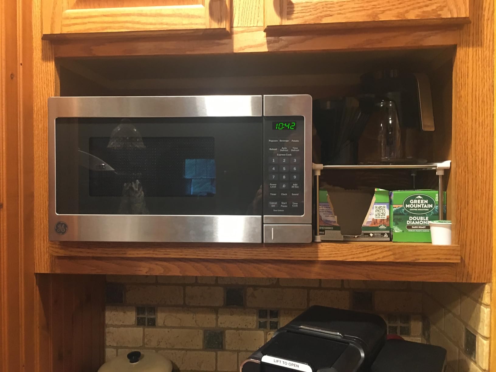 GE Countertop Microwave Oven, 700 Watt, 0.7 Cu. Ft., White, GCST07N1WWW customer photo 2