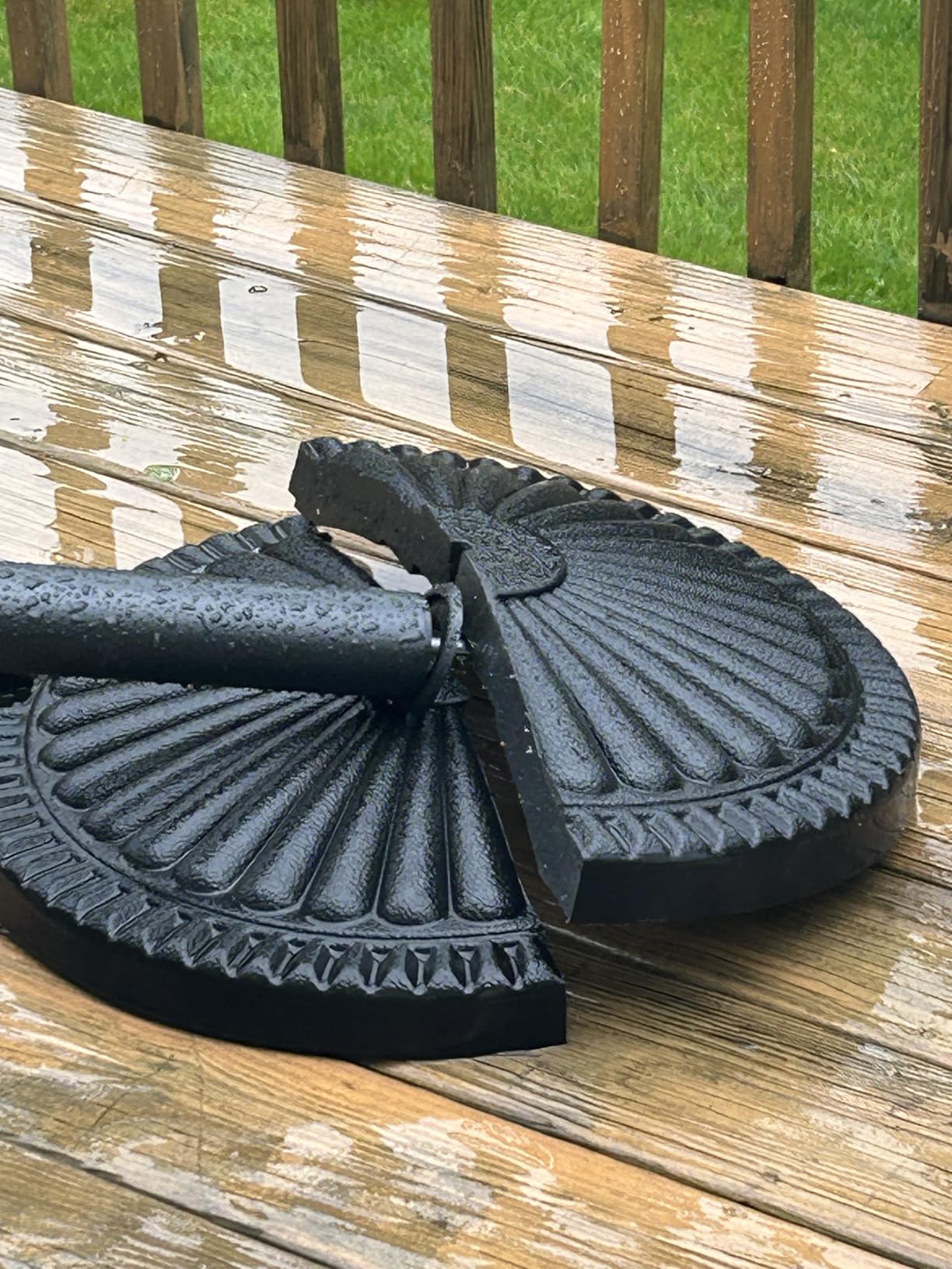 Four Seasons Courtyard Palermo 19-Inch Cast Iron Umbrella Base customer photo 2