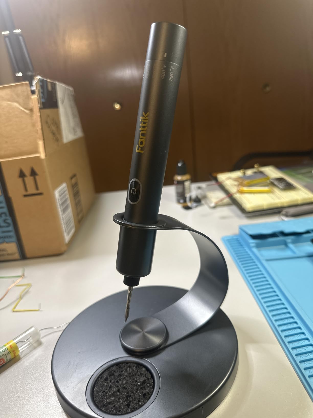 Fanttik T1 Max Soldering Iron Kit, Cordless Soldering Iron | 7s Fast Heating(390°F-840℉), Auto Sleep, 4 Pcs Soldering Tips(C210), 360° Swivel Stand, Soldering Iron for Precision Repair customer photo 1
