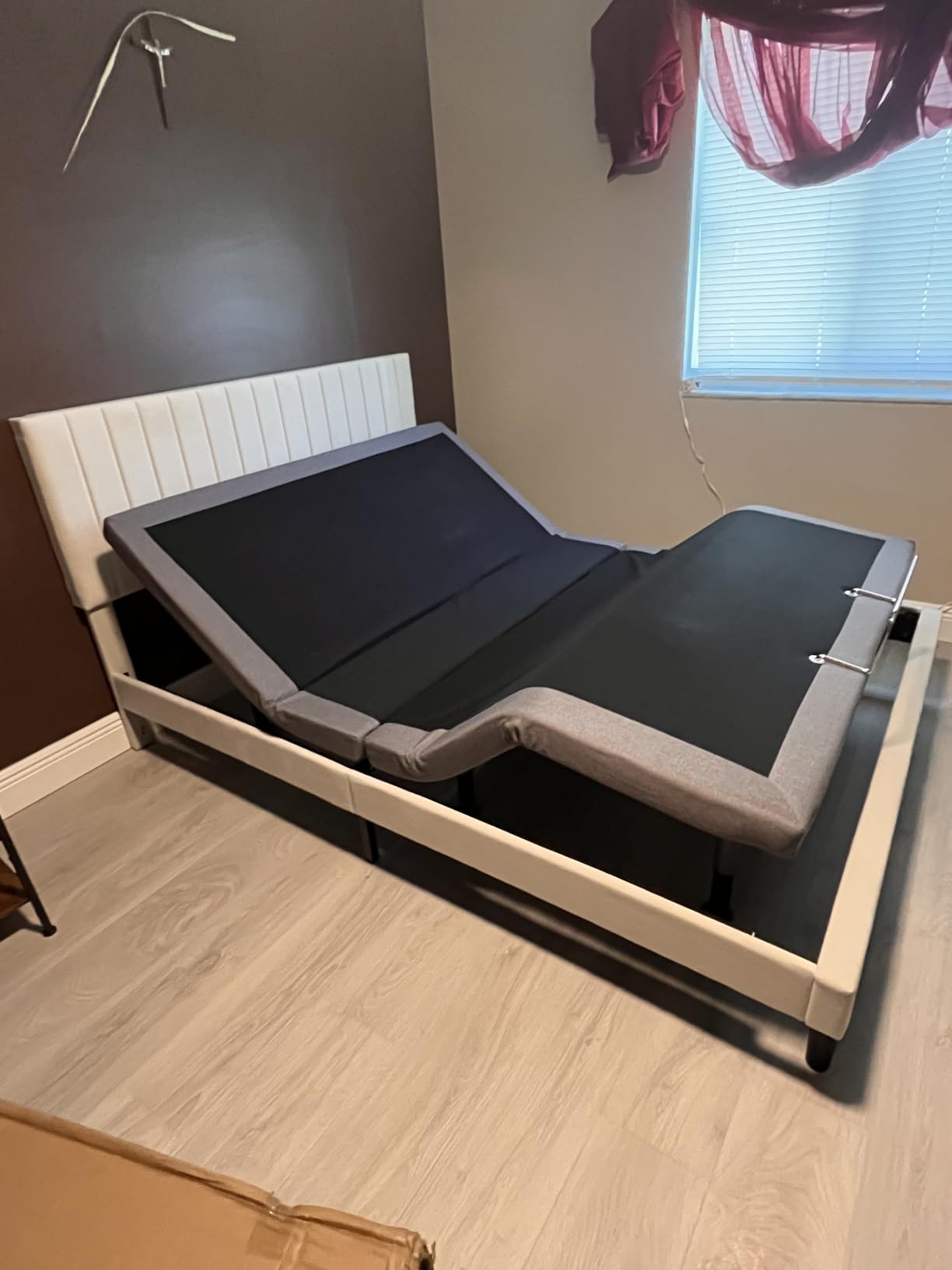 Queen Adjustable Bed Frame with Wireless Remote, Head Foot Incline, USB, Underbed Light - Heavy Duty Platform, Zero Gravity Bedframe customer photo 2