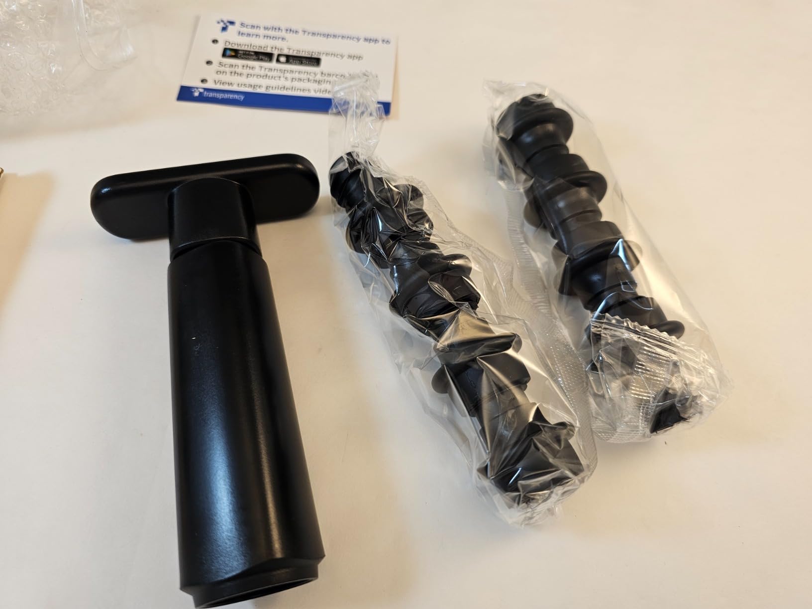 WOTOR Wine Saver Vacuum Pump with 8 Stoppers, Wine Preserver, Black | Reusable Bottle Sealer, Keeps Fresh, Ideal Accessories Gift customer photo 1