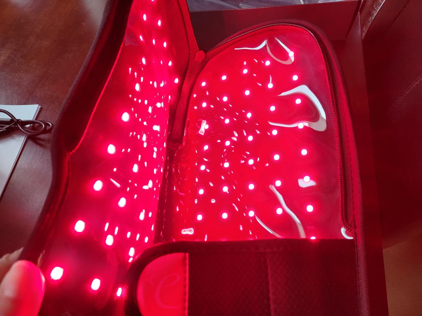 Comfytemp 5000mAh Cordless Red Light Therapy Glove for Hand, 360° Dual-Sided 100 LEDs Near Infrared Wrap, 13W Portable Pad for Wrist Finger Joint, Mothers Day Gifts for Women Mom, 660nm & 850nm customer photo 1