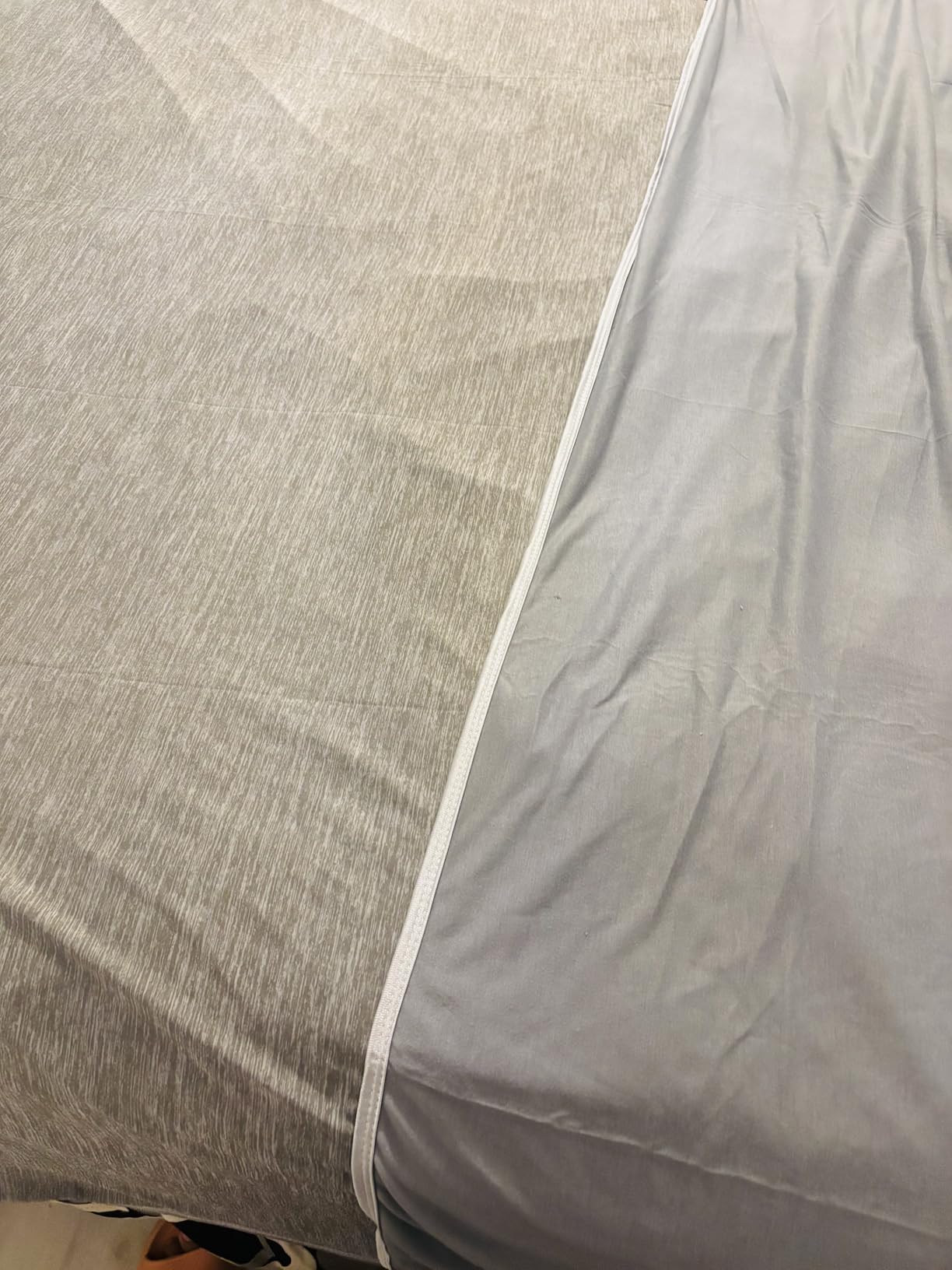 Topcee Cooling Comforter Queen Size -Cooling Blanket for Hot Sleepers customer photo 1