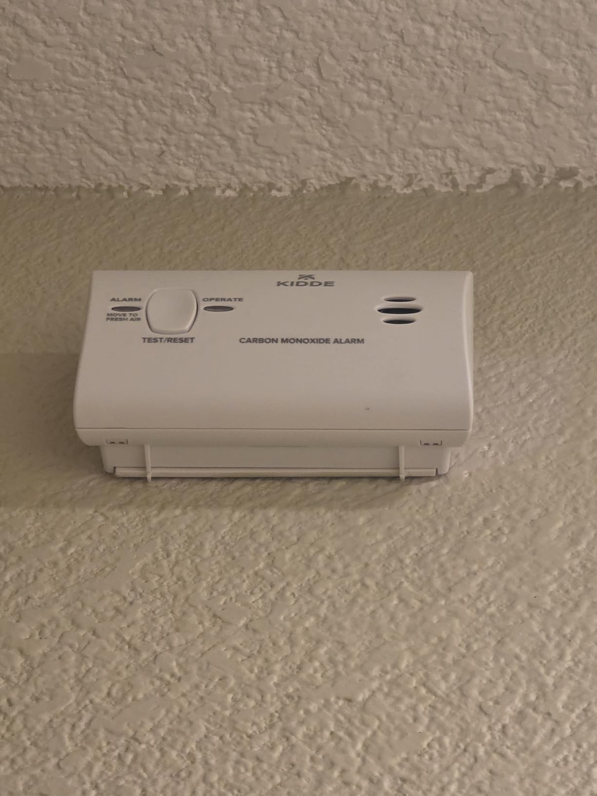 Kidde Carbon Monoxide Detector, AA Battery Powered, Portable for Travel or Home, 85 dB Alarm, LED Status Indicators, 3rd Edition customer photo 2