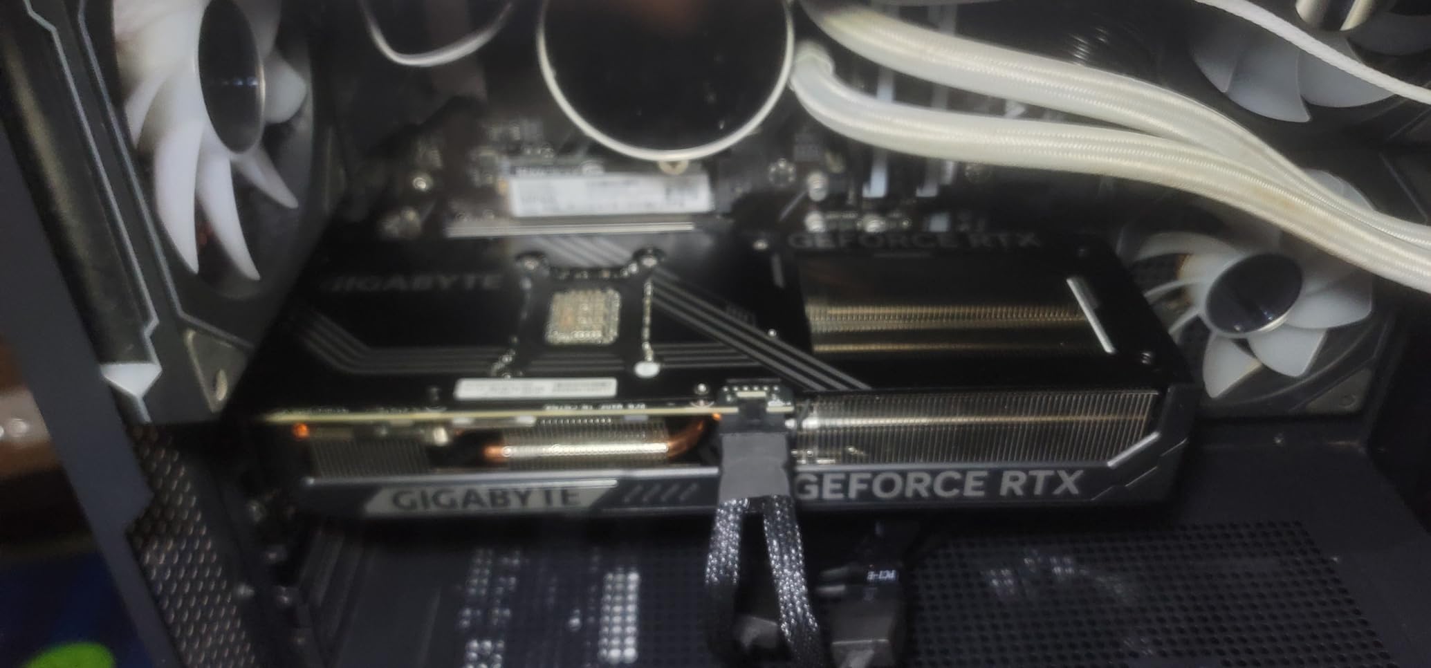 Gigabyte GeForce RTX 5070 WINDFORCE OC SFF 12G Graphics Card - 12GB GDDR7, 192 Bit, PCI-E 5.0, 2542 MHz Core Clock, 3 x DP 2.1a, 1 x HDMI 2.1b, NVIDIA DLSS 4, GV-N5070WF3OC-12GD customer photo 2
