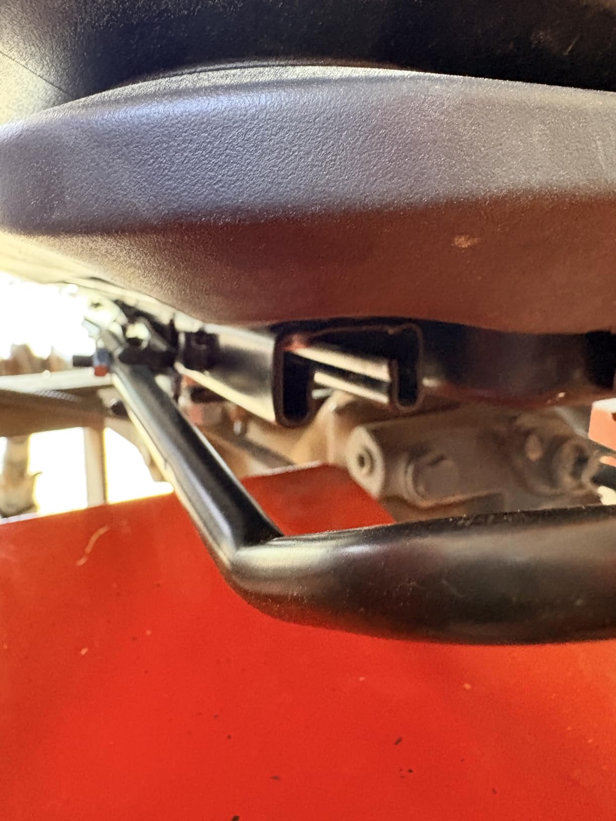 VEVOR Universal Forklift Seat, Tractor Suspension Seat with Adjustable Back customer photo 2