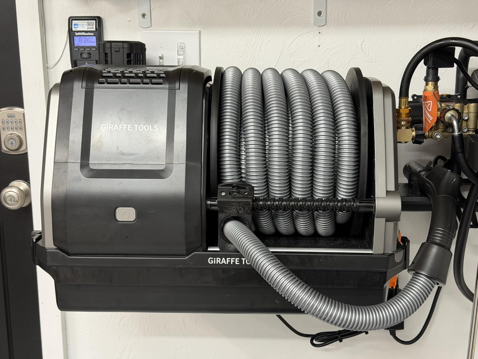 Giraffe Tools Grandstorm 30FT Retractable Garage Vacuum, Wall Mount Vacuum customer photo 1