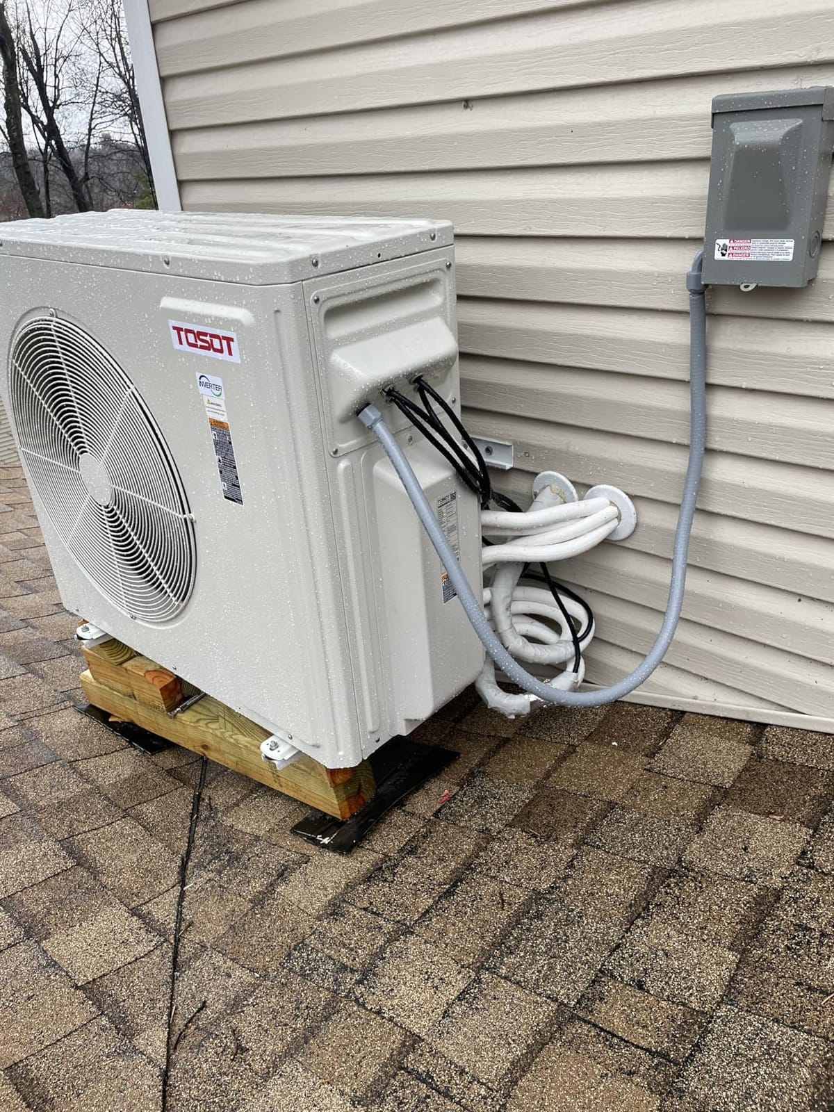 TOSOT 24,000 BTU 2 Zone Mini Split Air Conditioner 21 SEER2, Cosmo Series customer photo 2