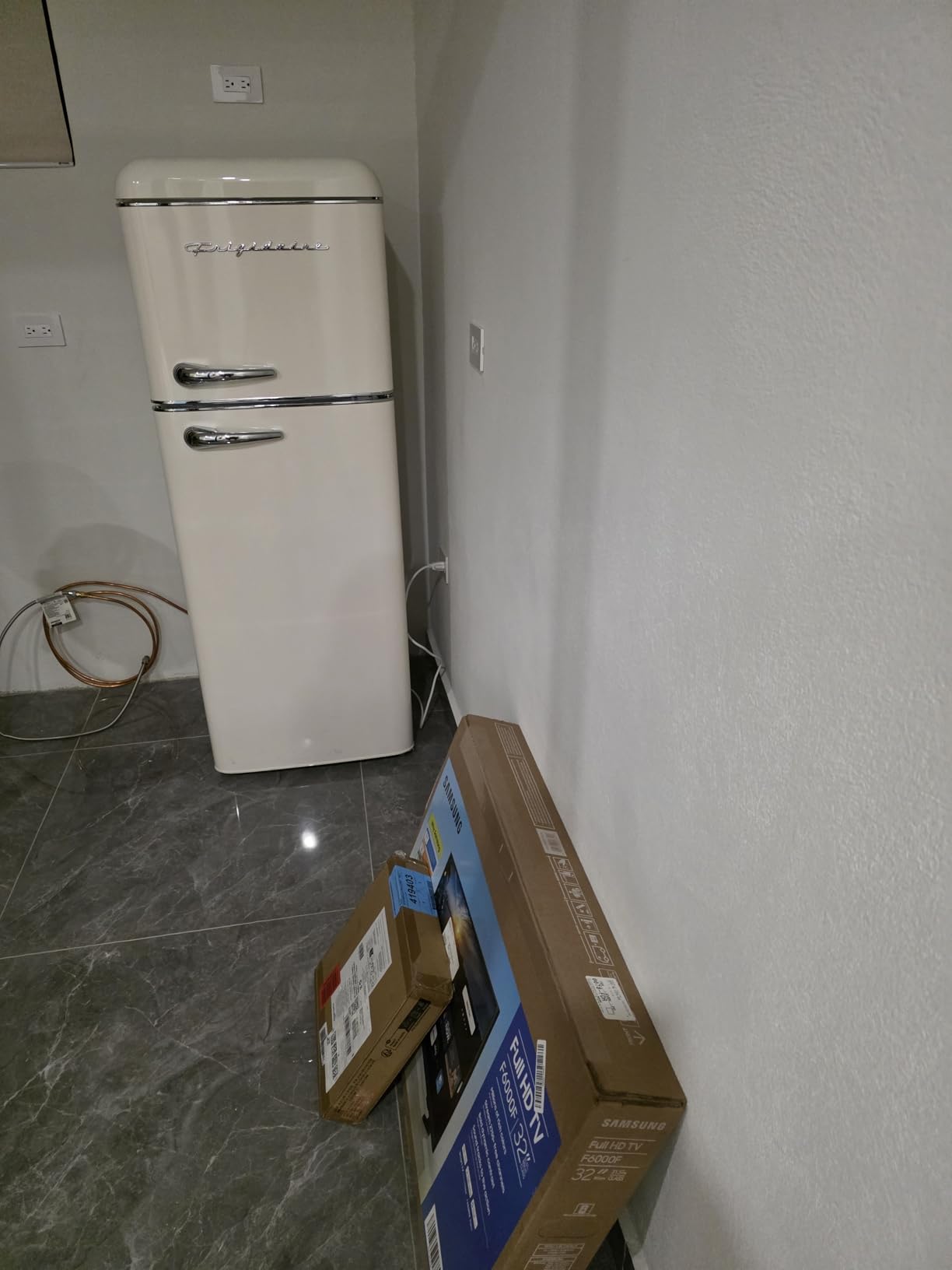 Frigidaire, 2 Door Apartment Size RETRO Refrigerator with Top Freezer, Chrome Handles, 7.5 cu ft customer photo 2