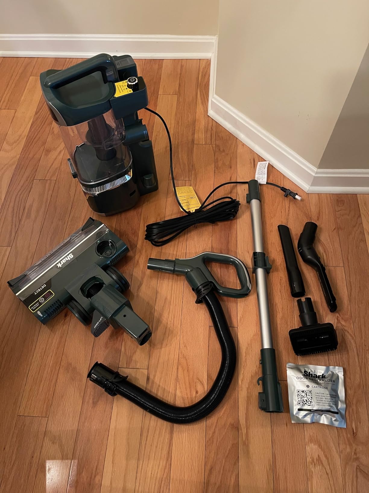 Shark Detect Pro Lift-Away ADV Vacuum, DuoClean Detect, Evergreen, LA802 | DuoClean Detect, Direction, Edge, Floor and Dirt Sensors, Odor Neutralizer, HEPA Seal, Accessories, 5-Year Warranty customer photo 2