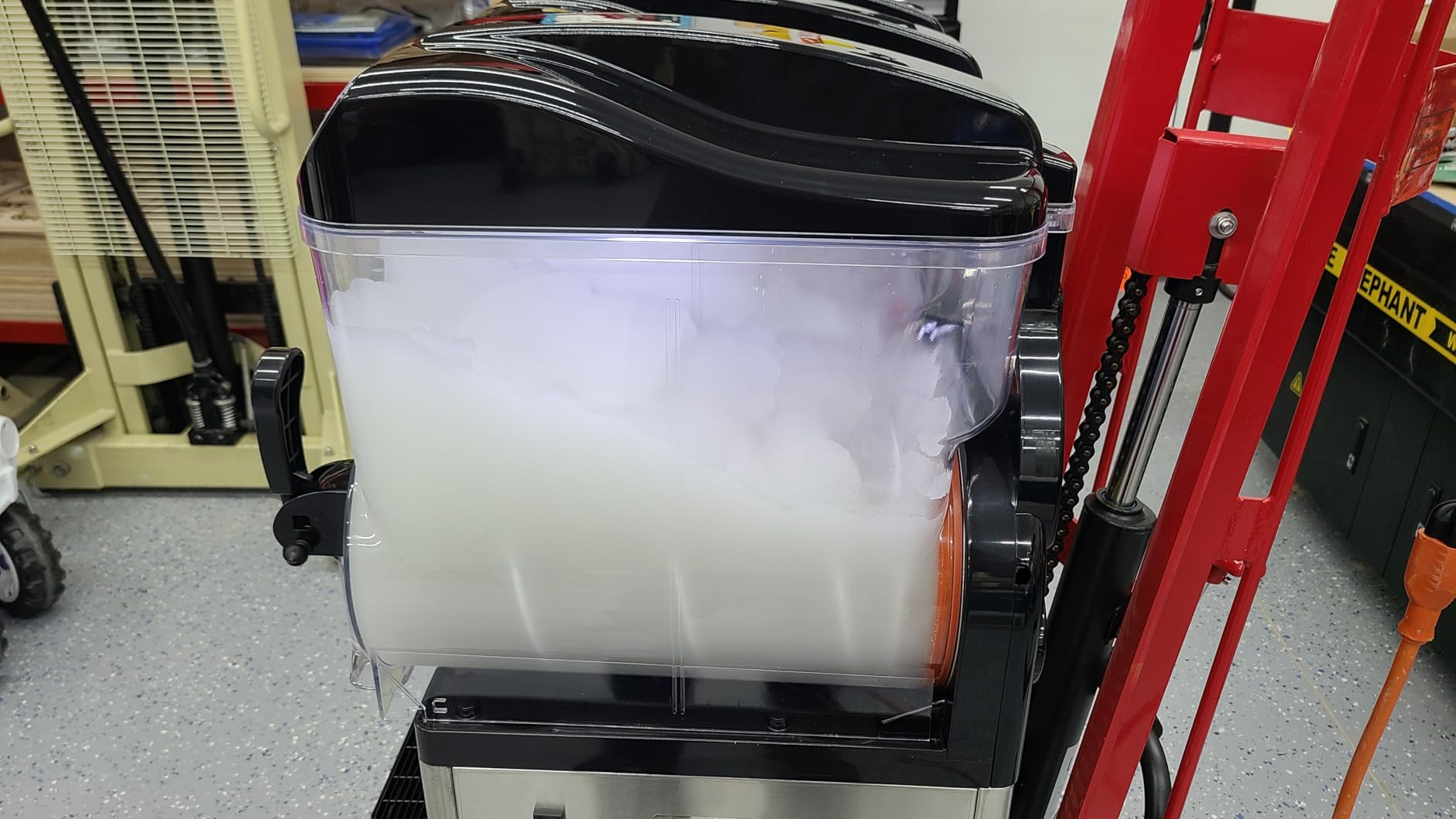 15L Commercial Slushy Machine with LED Light, 15L×1 Tanks Commercial Frozen Drink Machine, Stainless Steel Margarita Slushie Maker, Quick Making, for Wine Cocktails, Daiquiri Juice, Coffee customer photo 1