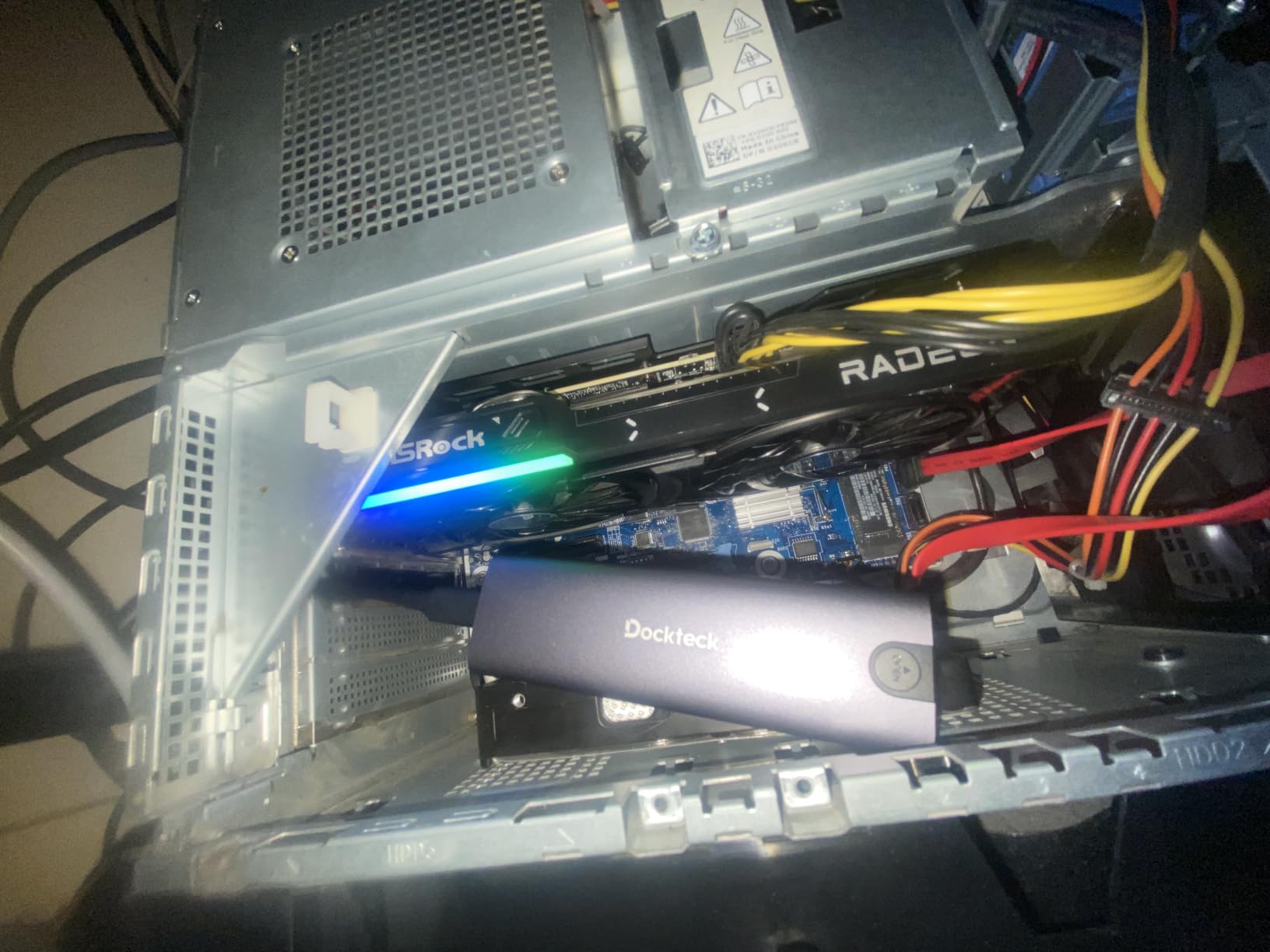 ASRock Radeon RX 9060 XT Challenger 16GB OC, RDNA 4, 3290MHz Boost, 16GB GDDR6 128-bit, PCIe 5.0, Dual Fans, 0dB Silent, LED Indicator, DisplayPort 2.1a, HDMI 2.1b customer photo 2