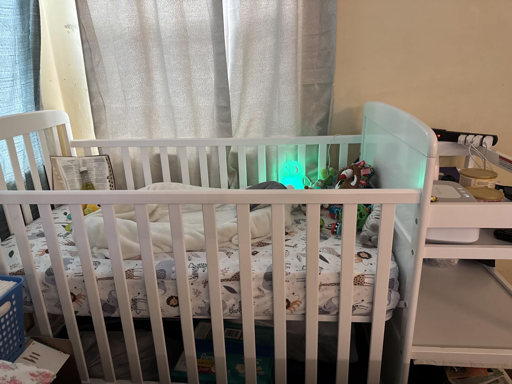 Dream On Me Anna 3-in-1 Convertible Crib and Changer, GREENGUARD Gold customer photo 1