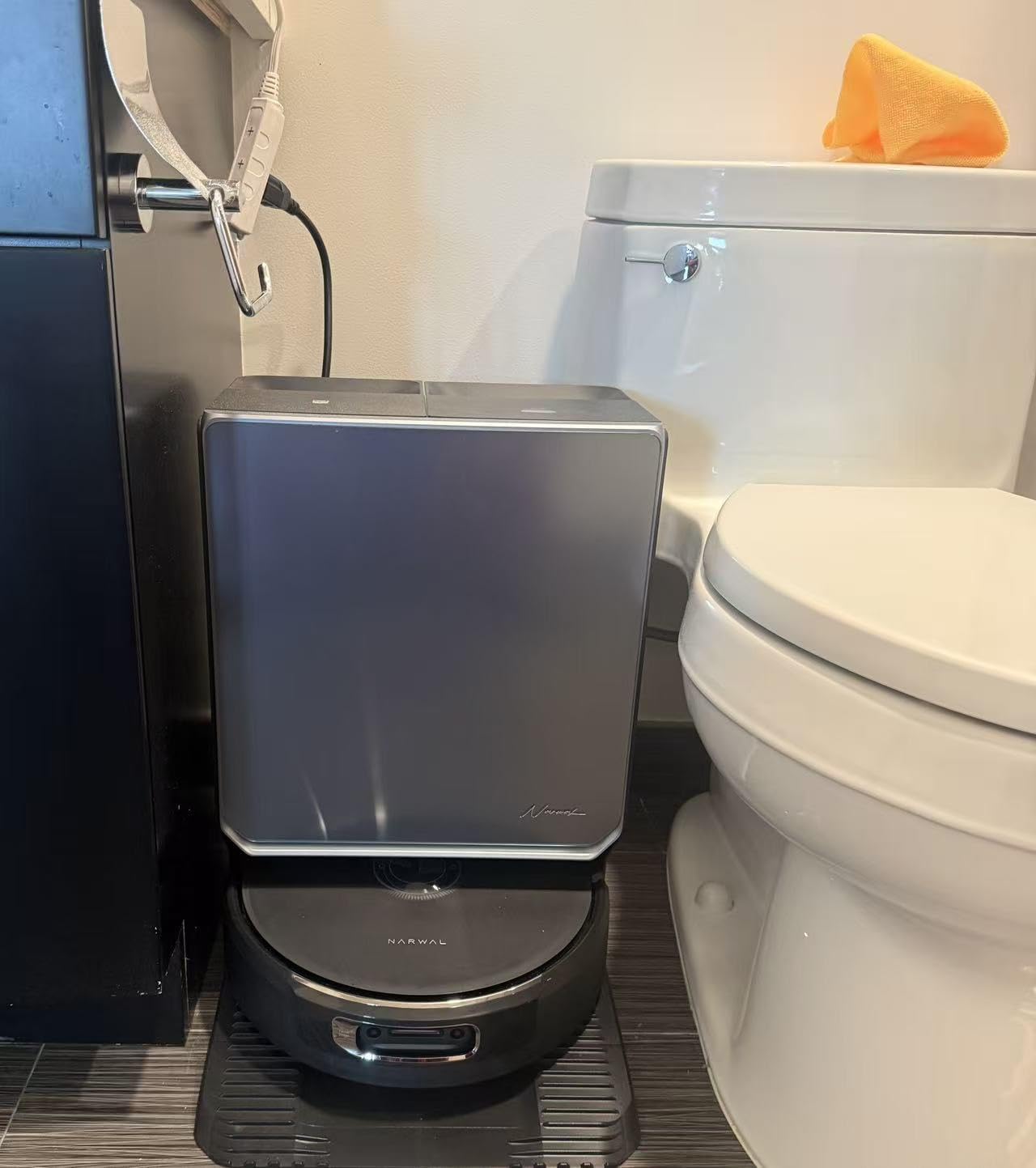 NARWAL Flow 2 Robot Vacuum and Mop Combo, 31000Pa, FlowWash Mop, Black customer photo 2