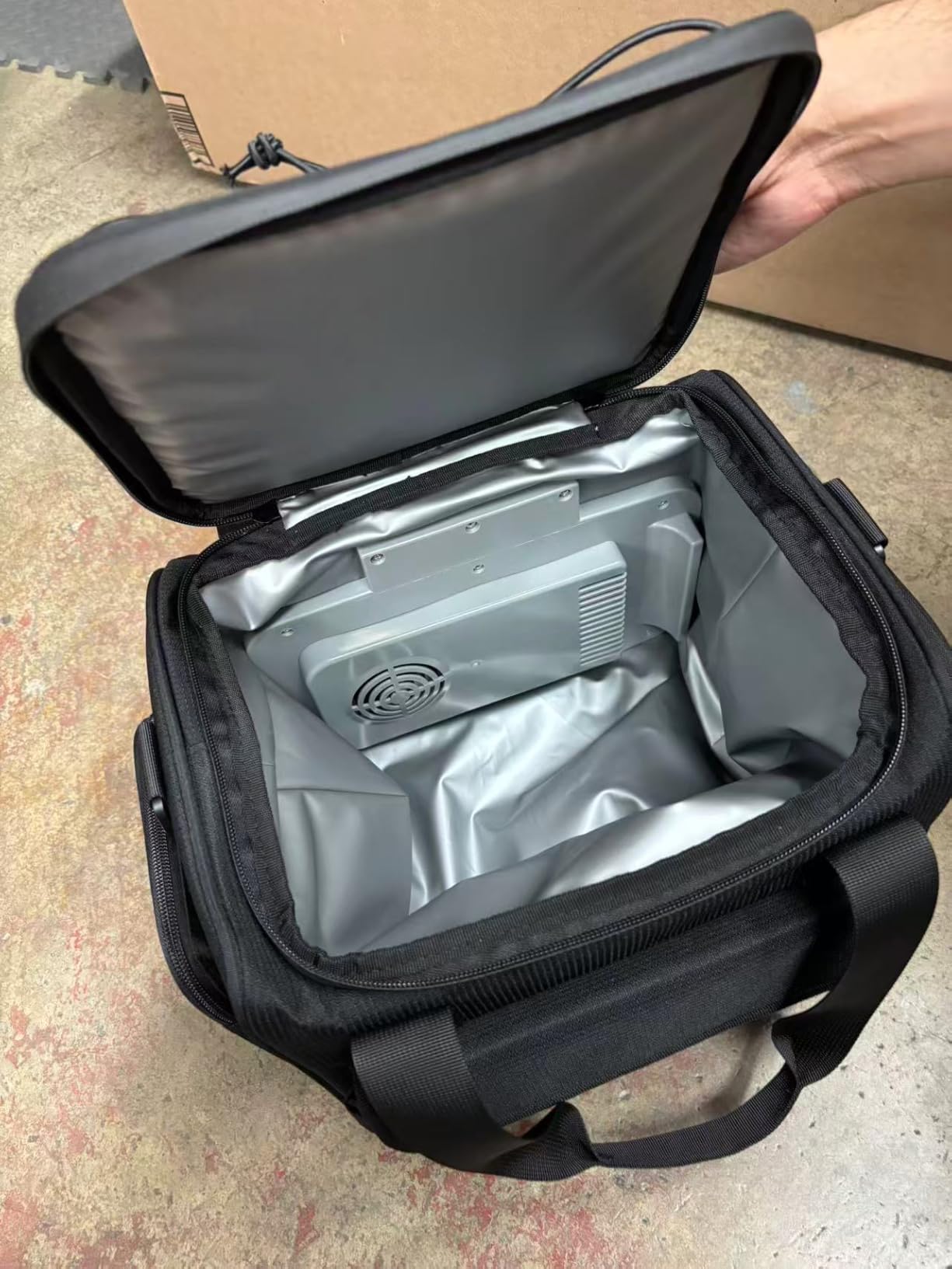 Wagan EL6234 14L Electric Cooler Warmer Bag Portable Thermoelectric Cooler | Dual Cooling and Warming Function, with Shoulder Strap, Insulated EPE, Soft-Sided Design, 12V DC, for Road Trips and Camping customer photo 2