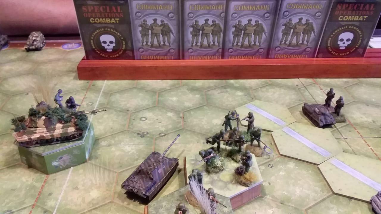 Memoir '44 Board Game - WWII Historical Board Game of Epic Battles! Tabletop Miniatures Strategy Game for Kids & Adults, Ages 8+, 2-8 Players, 30-60 Minute Playtime, Made by Days of Wonder customer photo 2