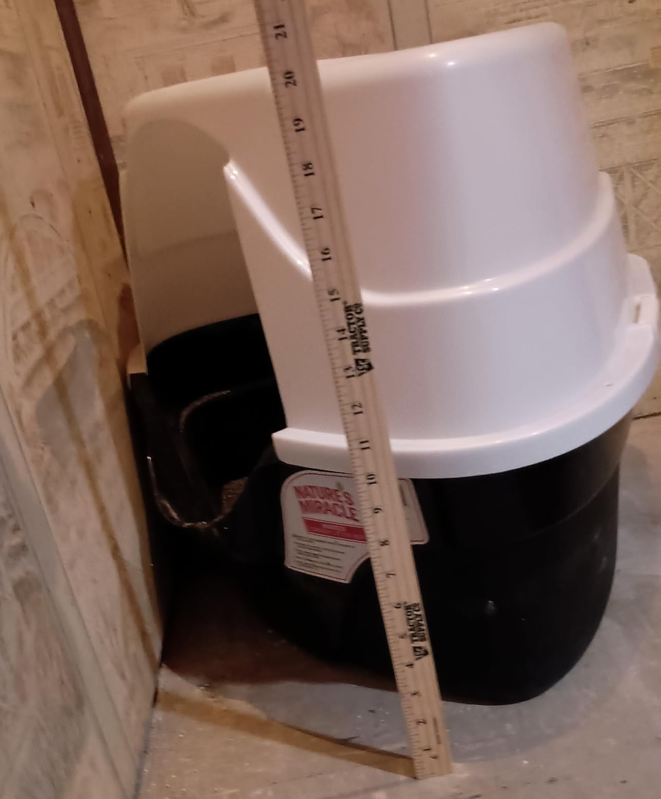 Nature's Miracle Advanced Hooded Corner Cat Litter Box with Charcoal Filter customer photo 1